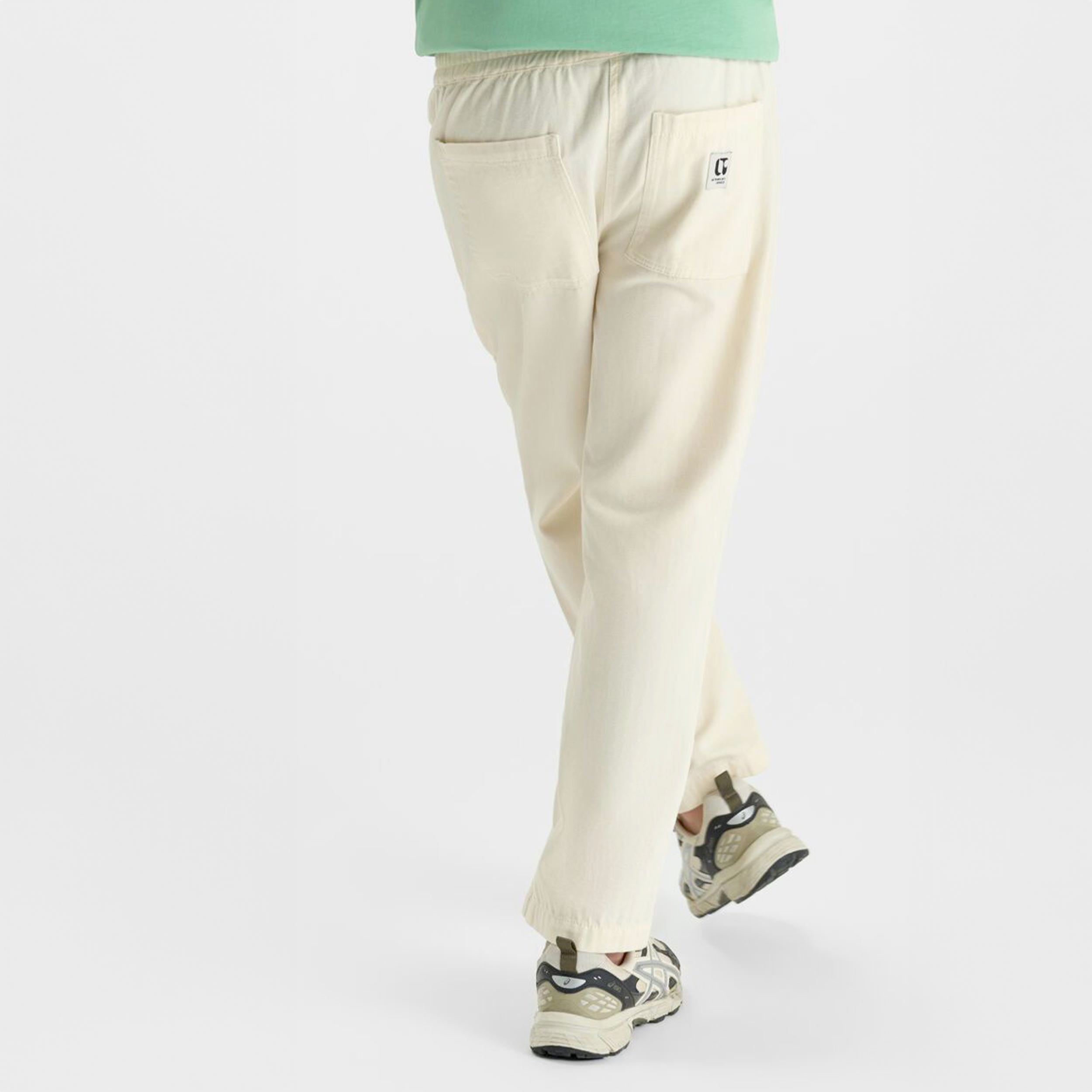 Cream-colored straight-leg trousers by LE TEMPS DES CERISES