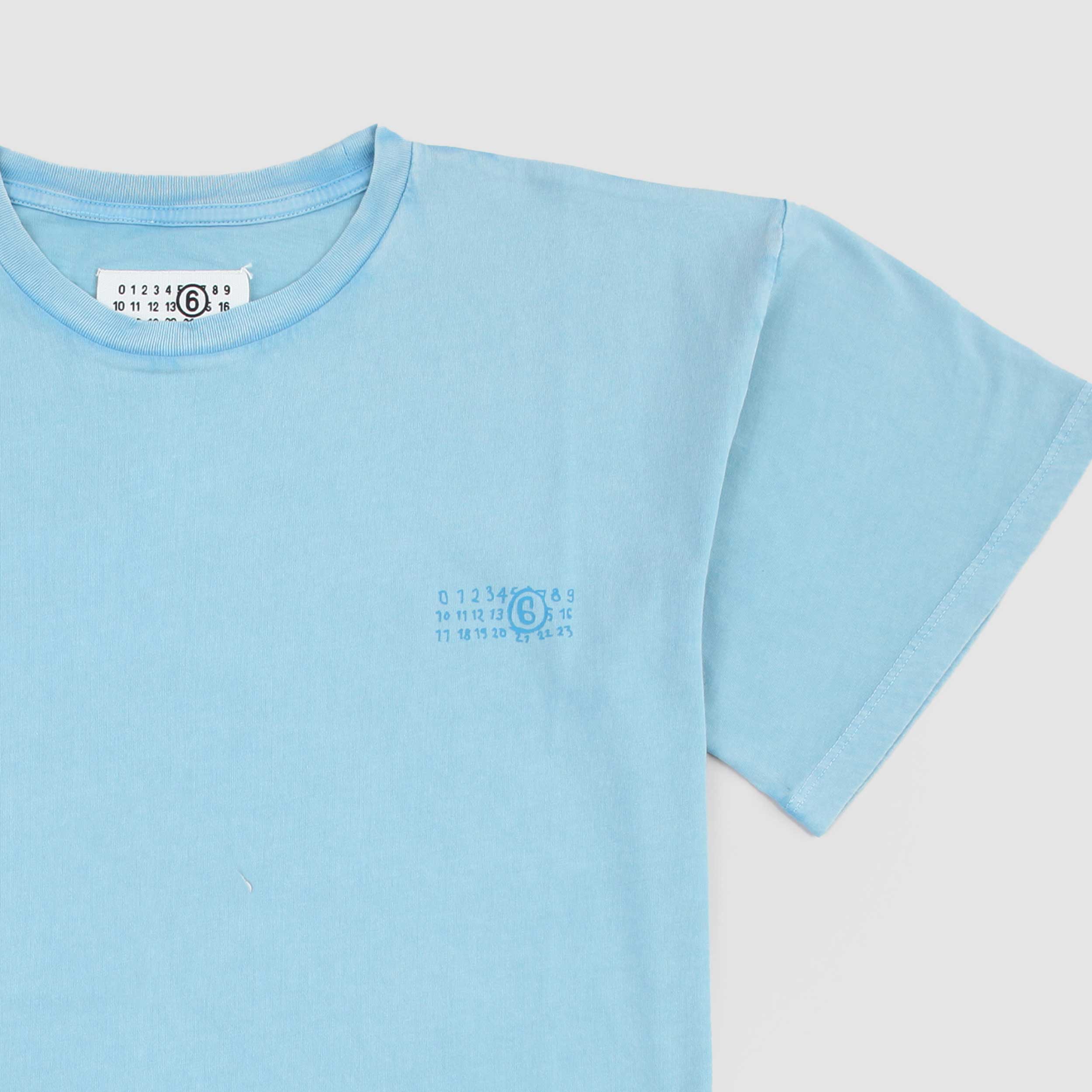 T-shirt Celeste con Scritta Azzurra Firmata MM6