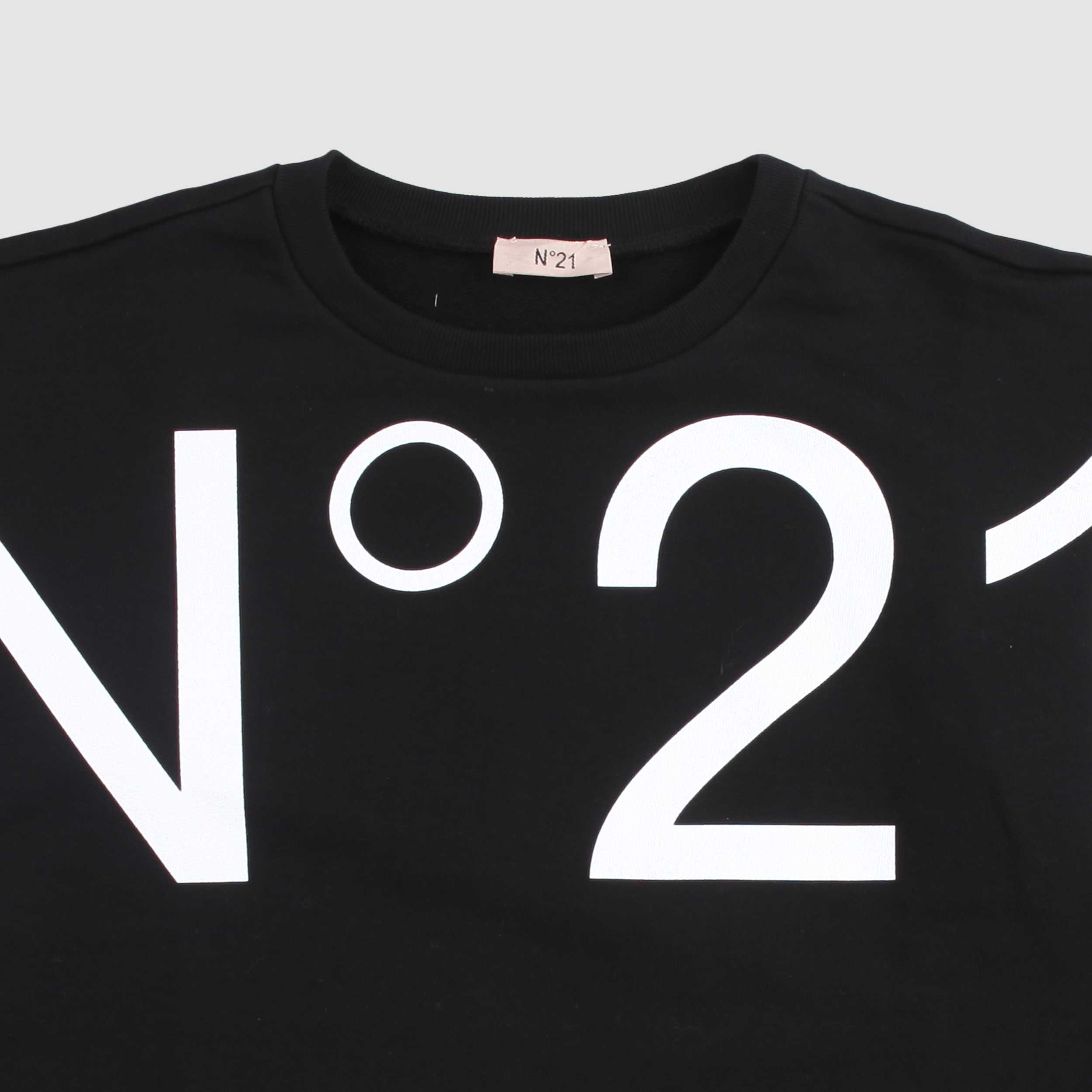 Felpa Nera Con Logo In Contrasto Sul Davanti Firmata N.21