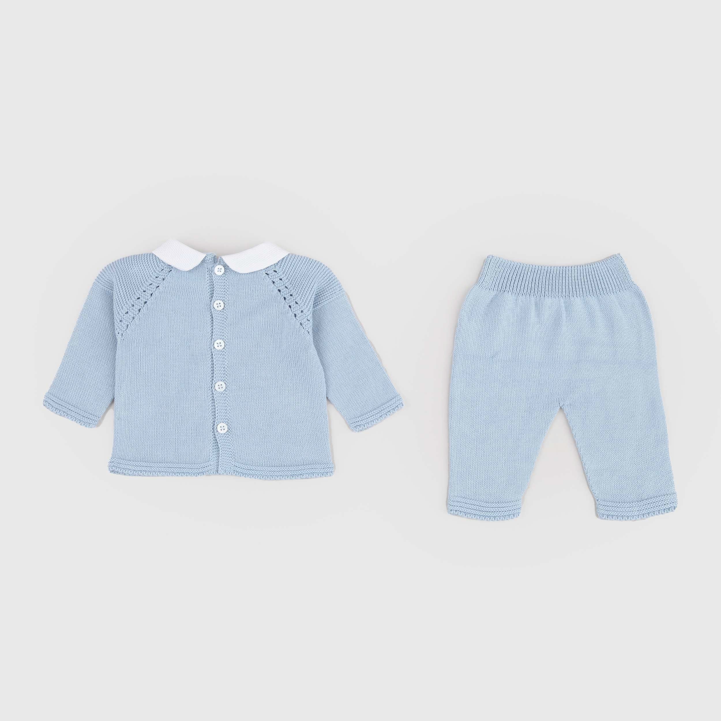 Tutina Celeste Lavorata ai Ferri Firmata PECESA