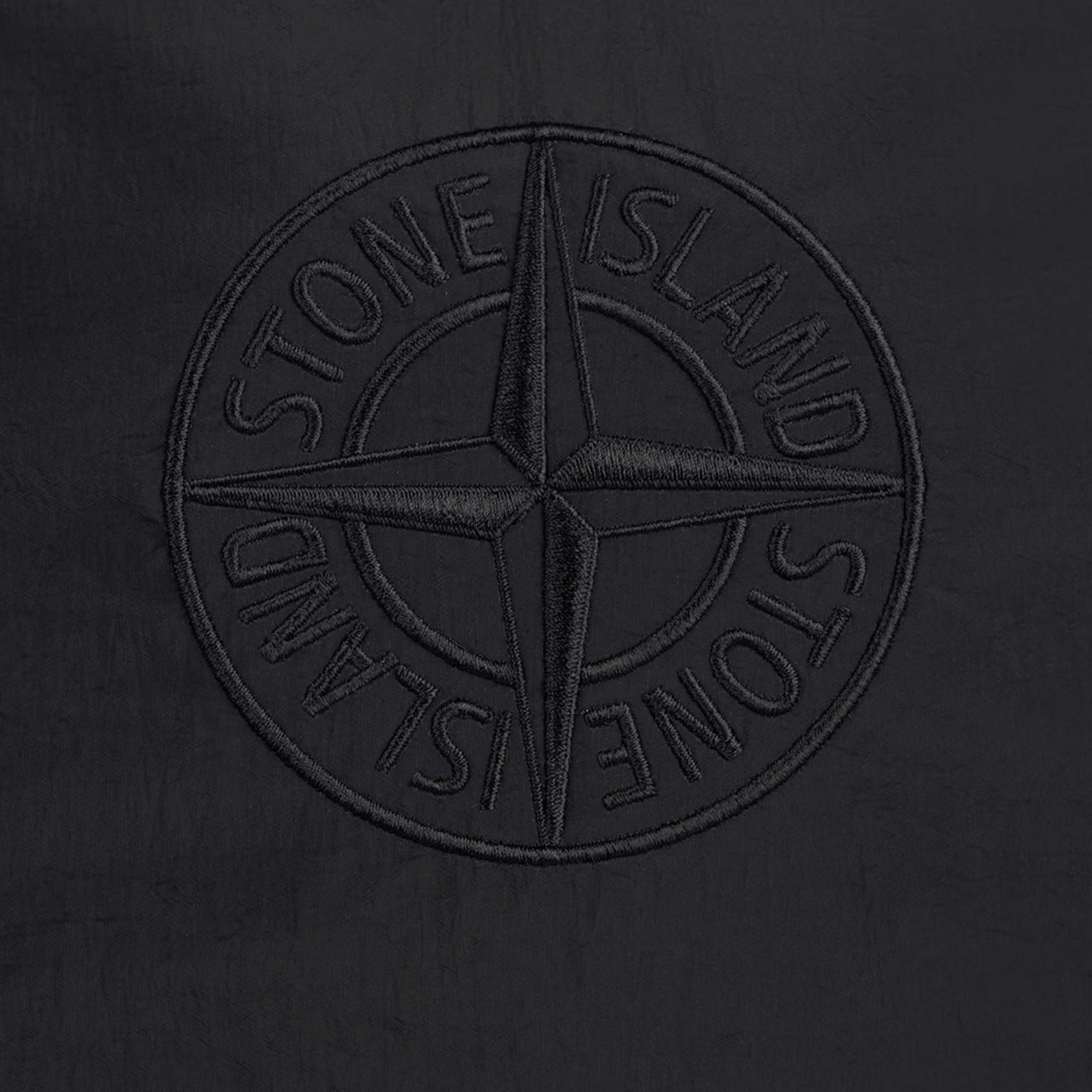 Zaino Nero Con Logo Tono Su Tono Firmato STONE ISLAND