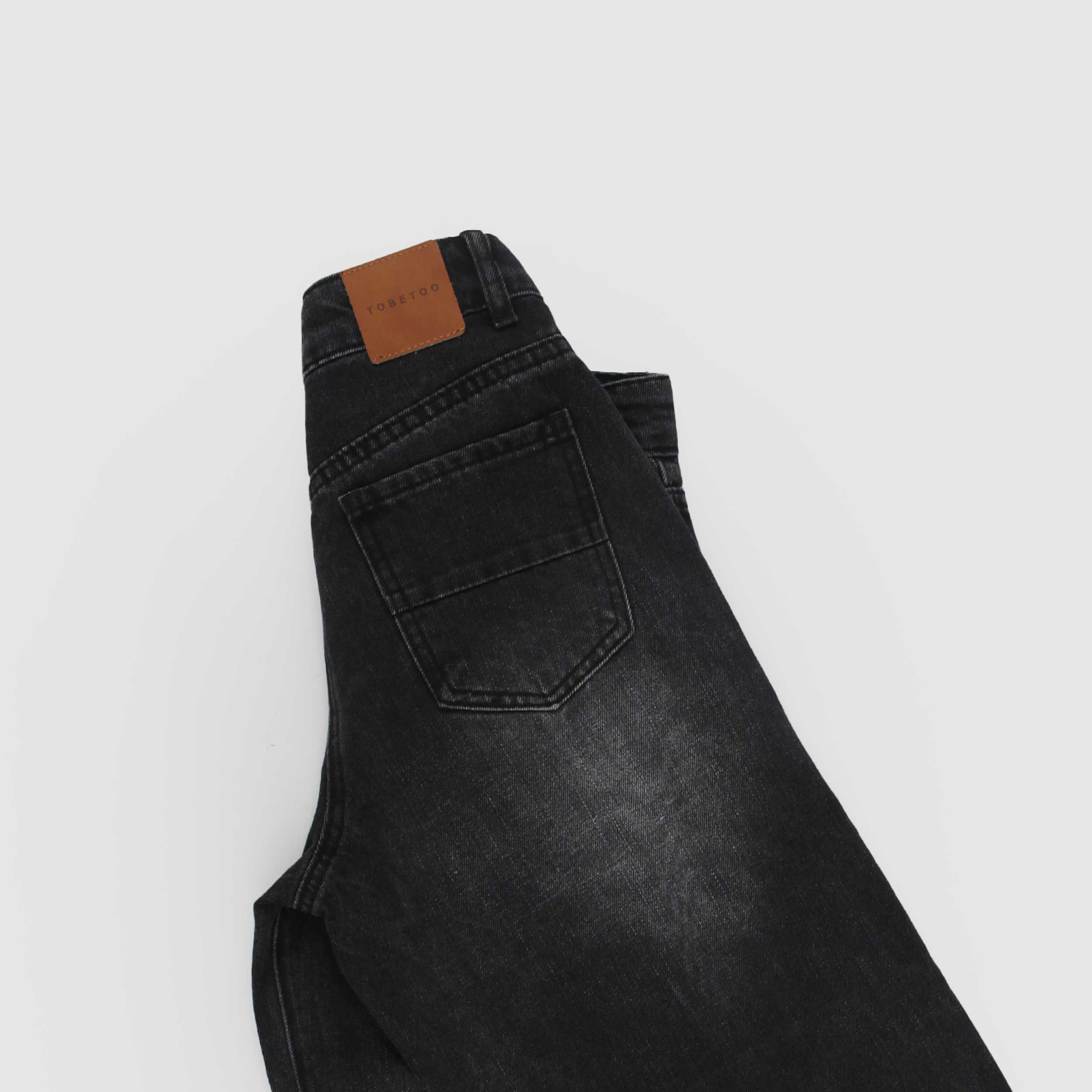 Jeans Nero Modello a Uovo Firmato TOBETOO