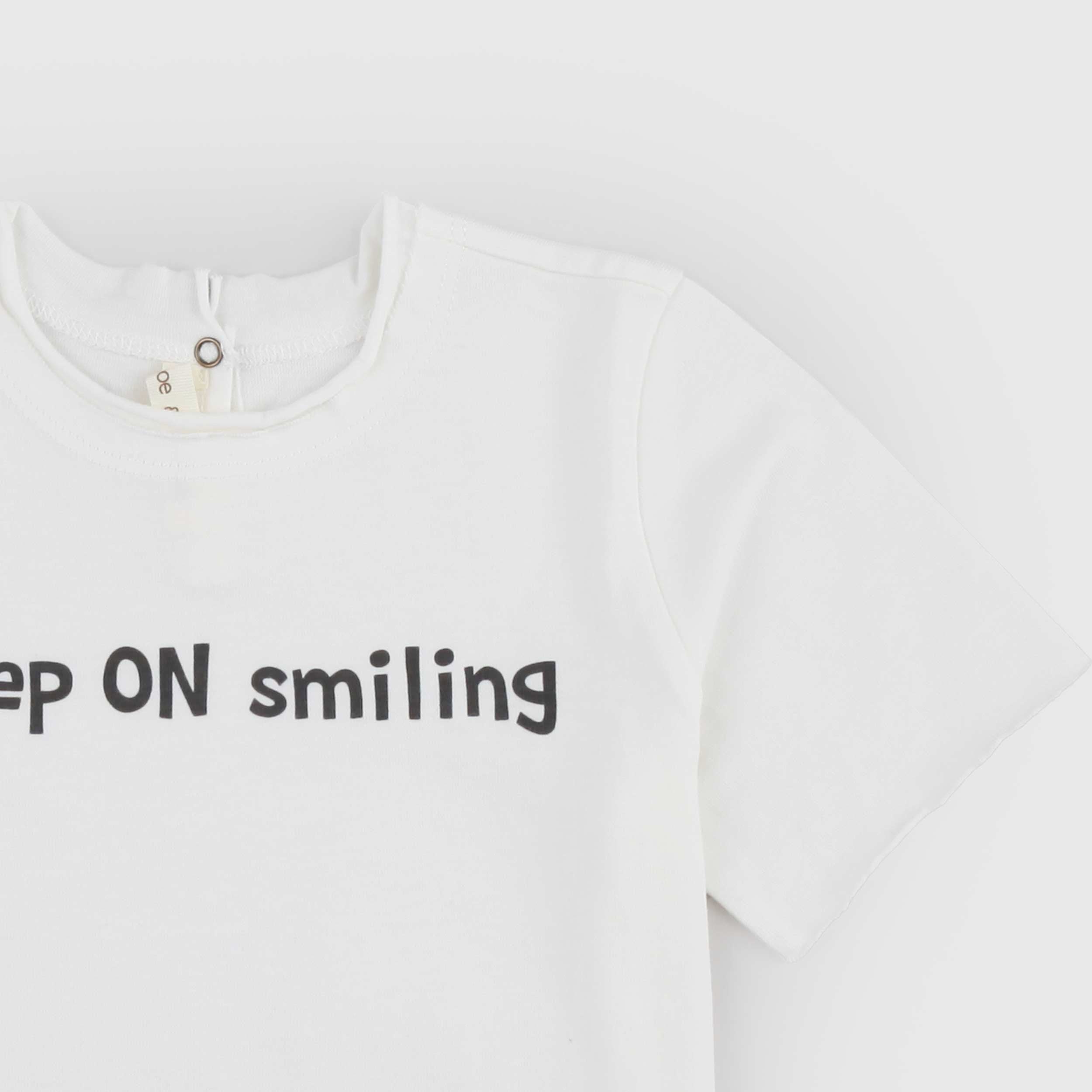 T-shirt Latte con Stampa Nera Firmata ZHOE AND TOBIAH