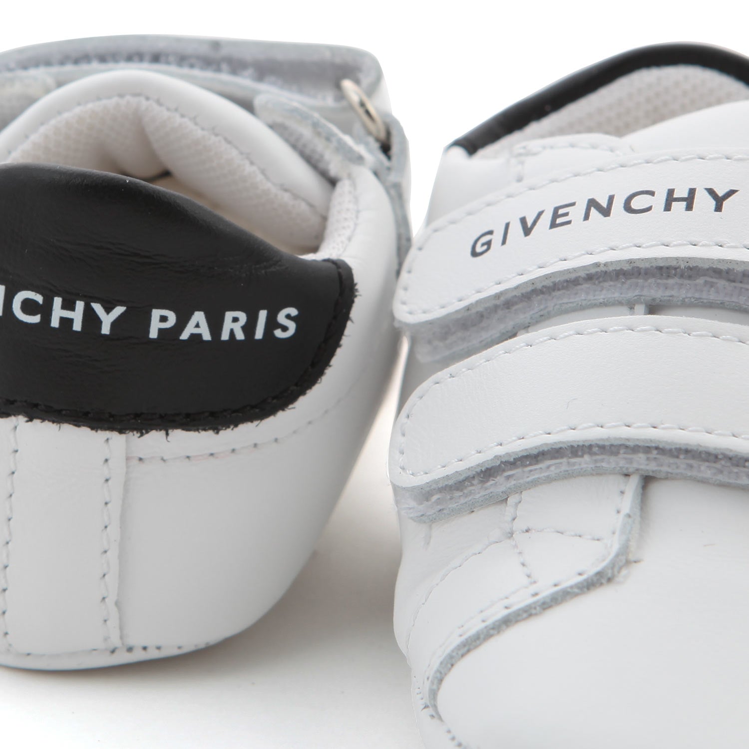 SNEAKER UNISEX BIANCA E NERA PER BEBÈ - annameglio.com abbigliamento moda