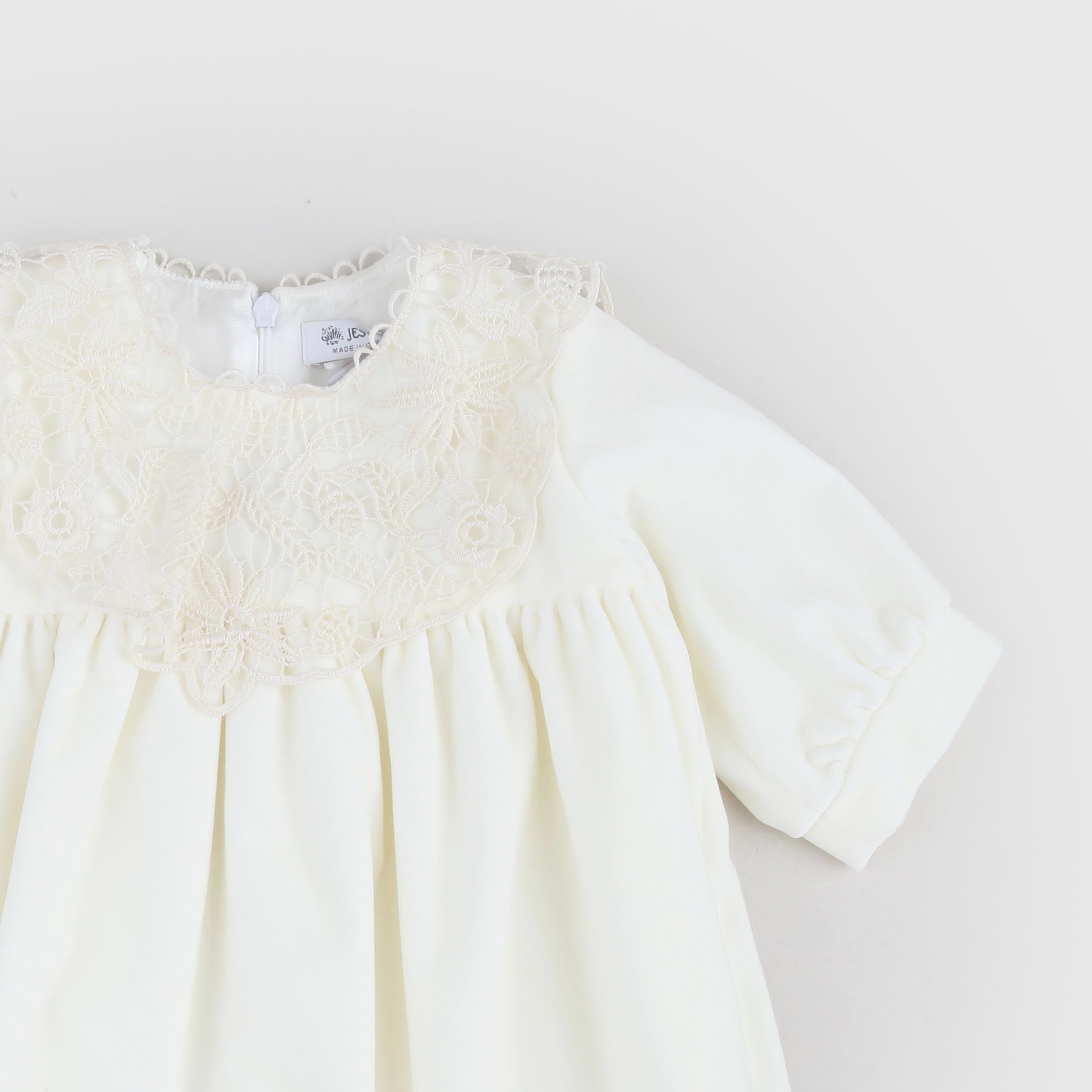 Abito Bianco Con Pizzo Firmato JESURUM