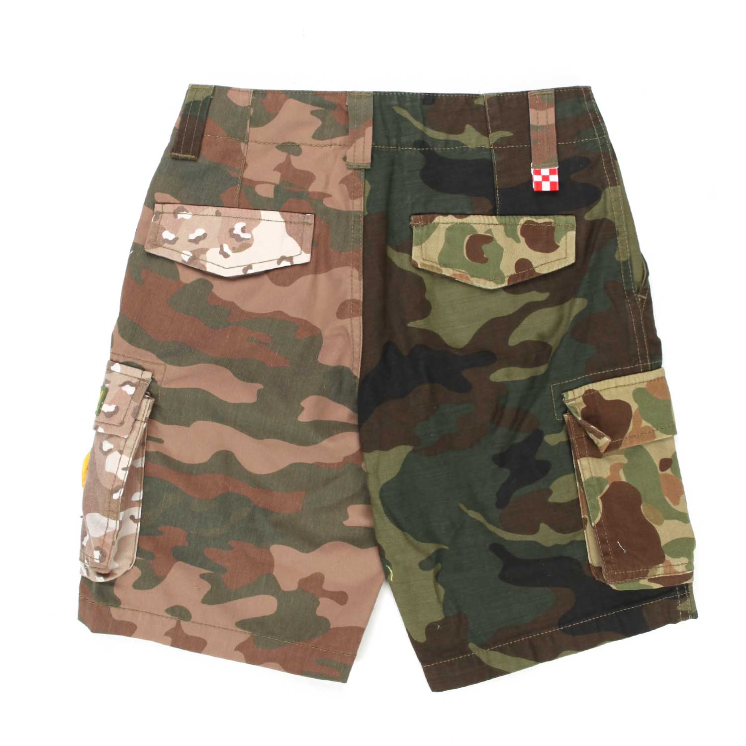 BERMUDA CARGO CAMOUFLAGE CON PATCH SNOOPY - annameglio.com abbigliamento moda