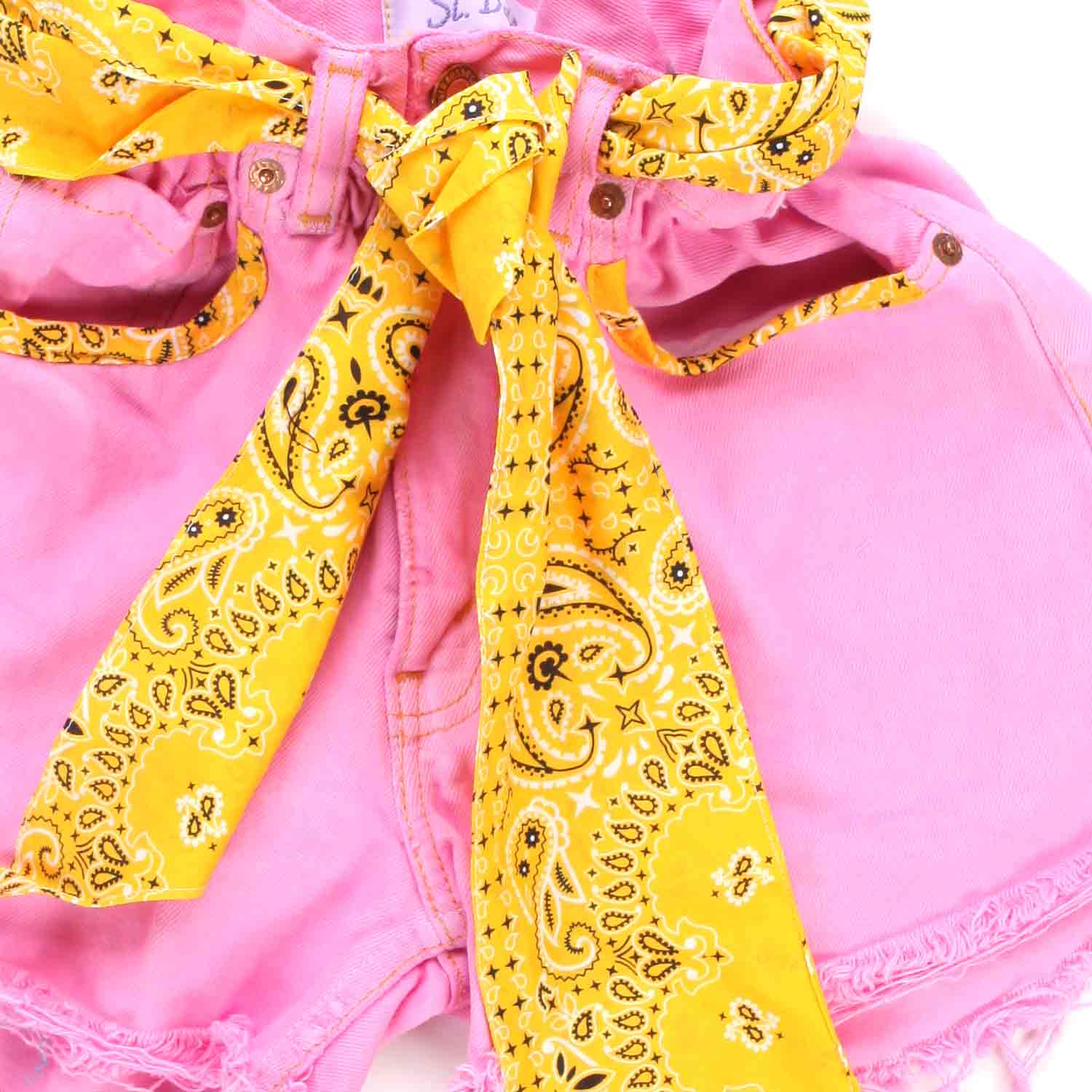 SHORTS DI JEANS ROSA CON BANDANA GIALLA - annameglio.com abbigliamento moda