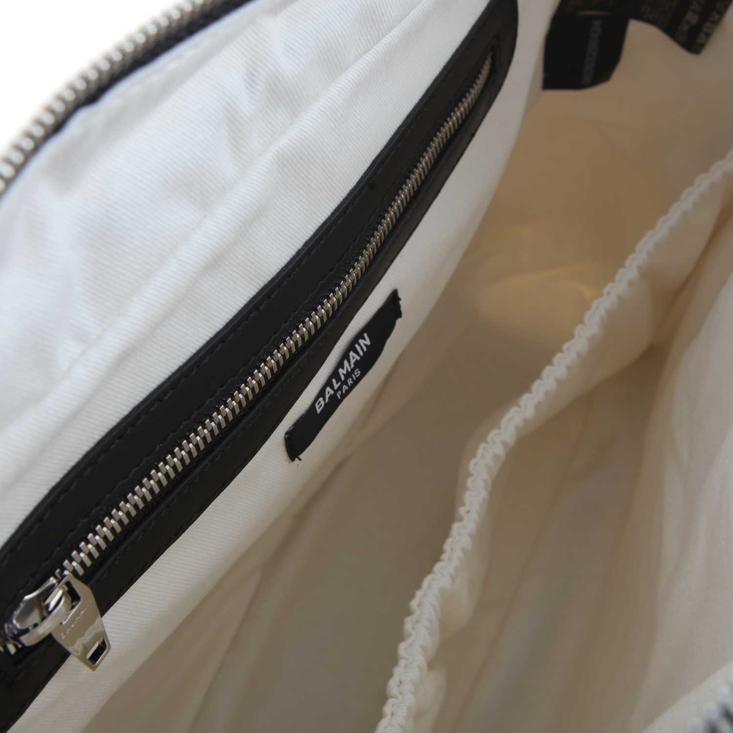 BORSA FASCIATOIO BIANCA E NERA CON TAPPETINO - annameglio.com abbigliamento moda