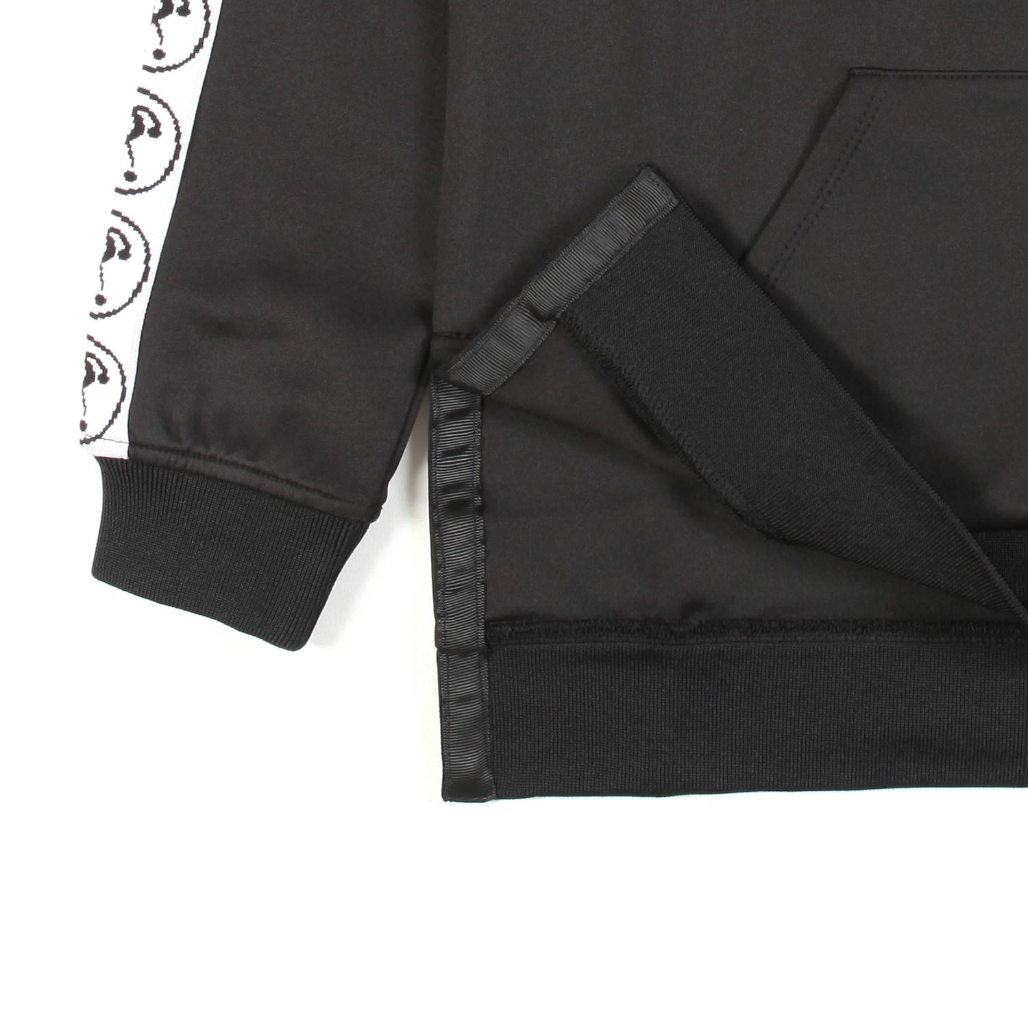 FELPA UNISEX NERA CON CAPPUCCIO E STRISCE BIANCHE - annameglio.com abbigliamento moda