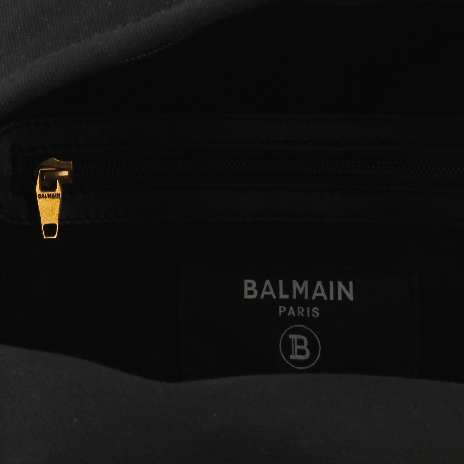 Zaino Balmain nero con dettagli e logo dorati - annameglio.com abbigliamento moda