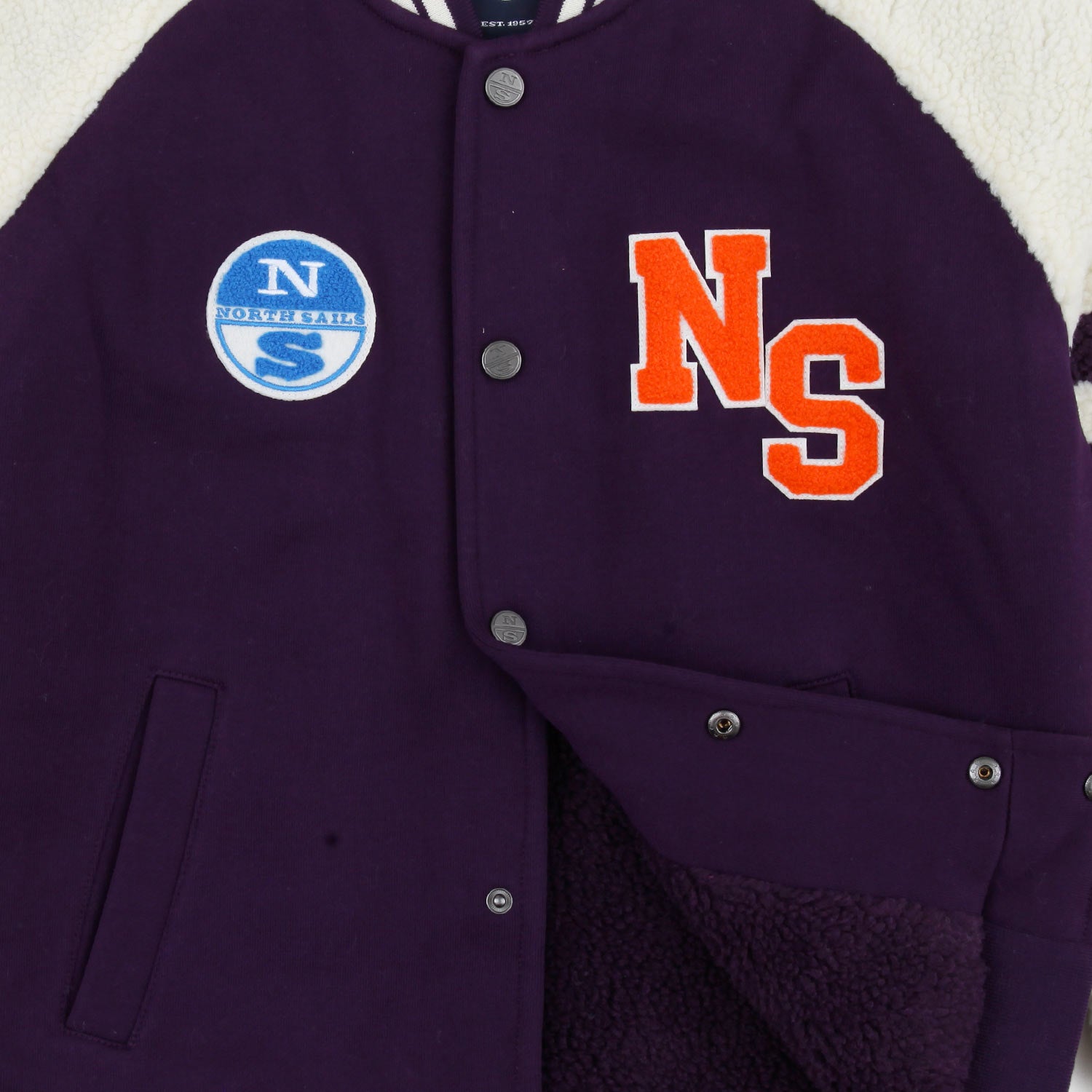 Giubbotto viola con loghi a contrasto - annameglio.com abbigliamento moda