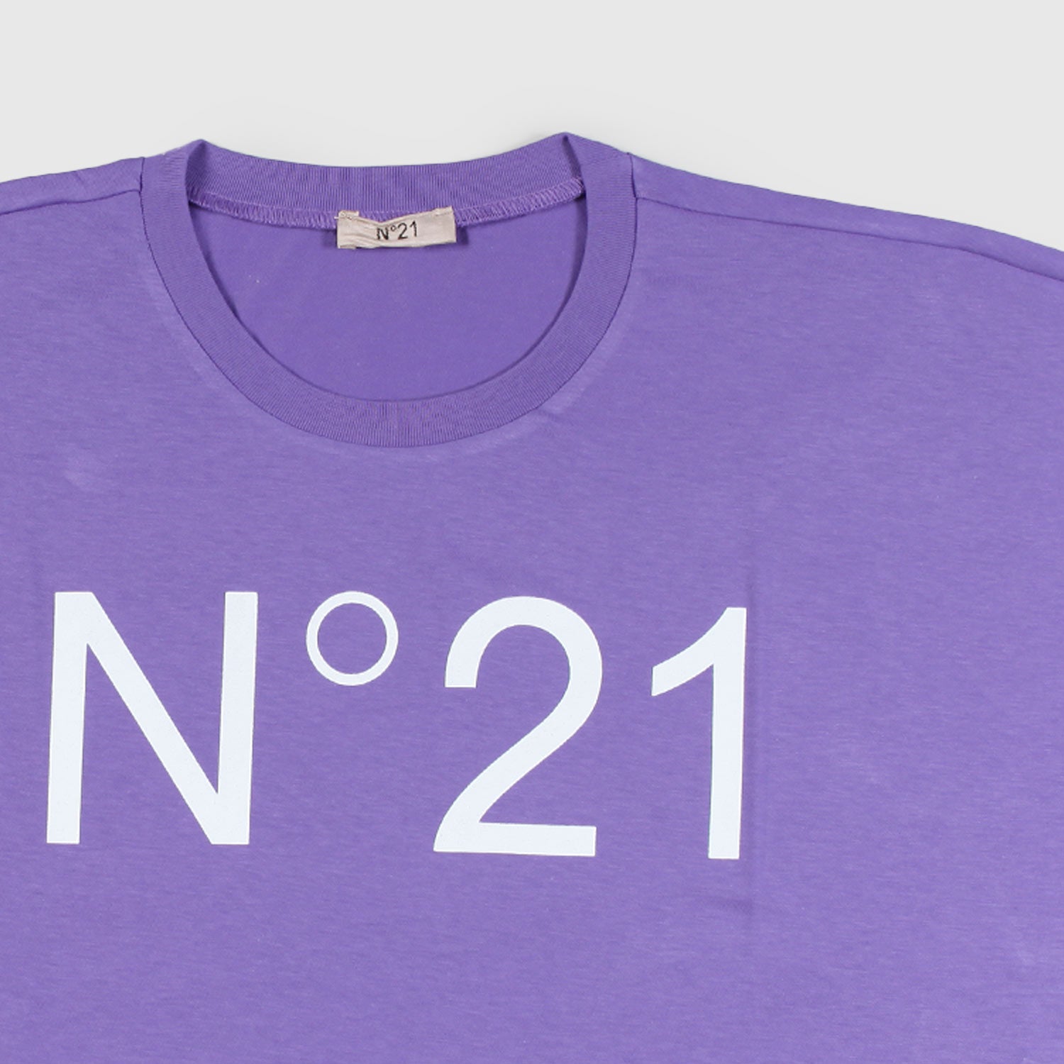 T-shirt crop viola con stampa ragazza - annameglio.com abbigliamento moda