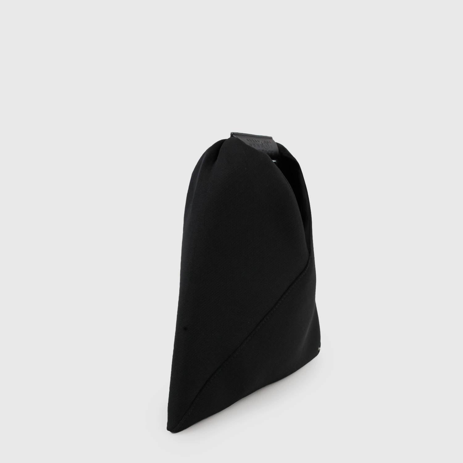 borsa a mano con silhouette triangolare - annameglio.com abbigliamento moda