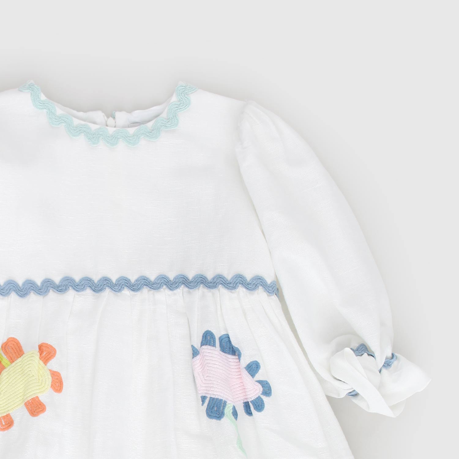 Vestito bianco con ricami floreali per bambina - annameglio.com abbigliamento moda