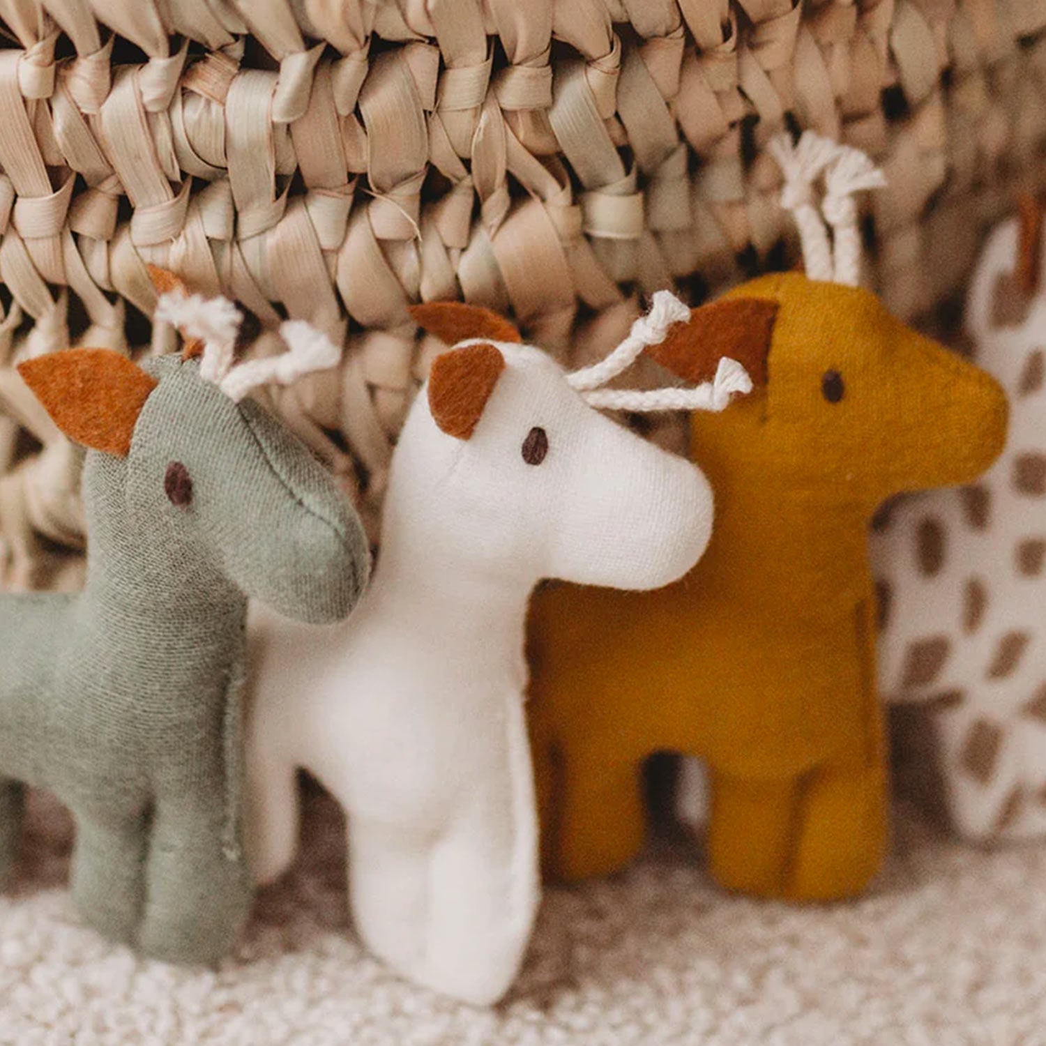 giraffa piccola con sonaglio bambina - annameglio.com abbigliamento moda