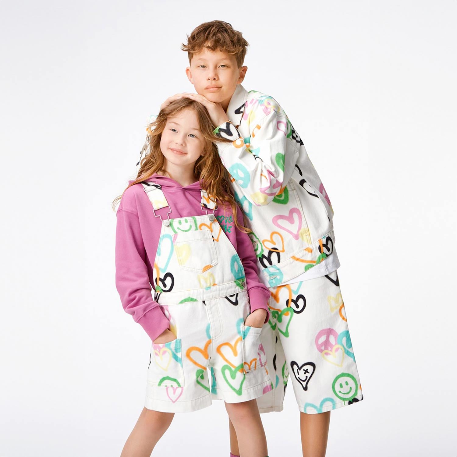 salopette bianca con graffiti - annameglio.com abbigliamento moda