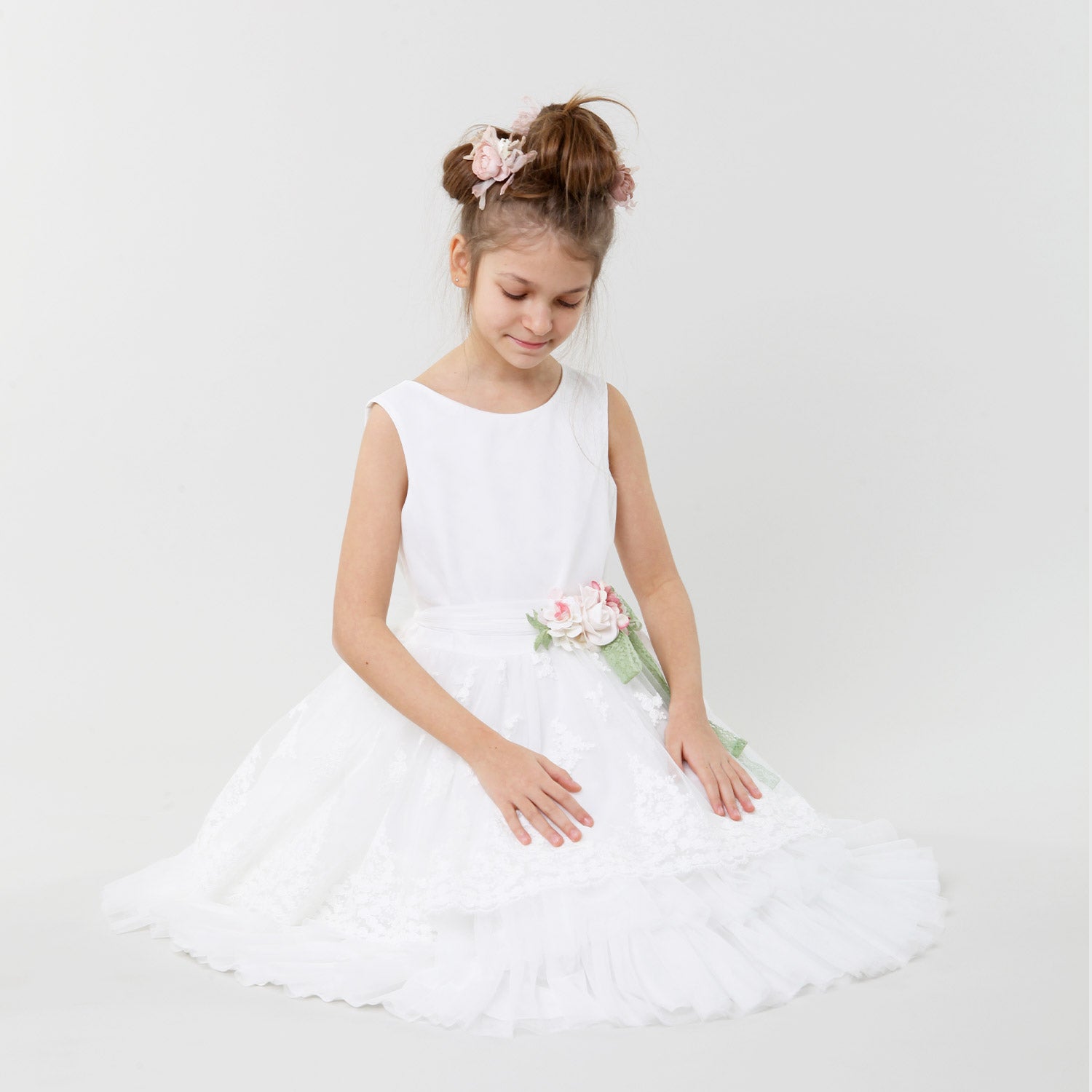 abito bianco in tulle e spilla con pizzo verde - annameglio.com abbigliamento moda