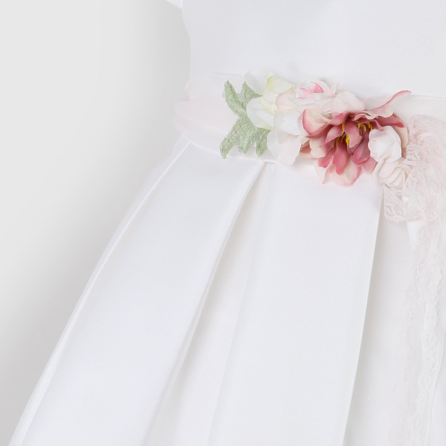 abito in mikado bianco con spilla floreale - annameglio.com abbigliamento moda