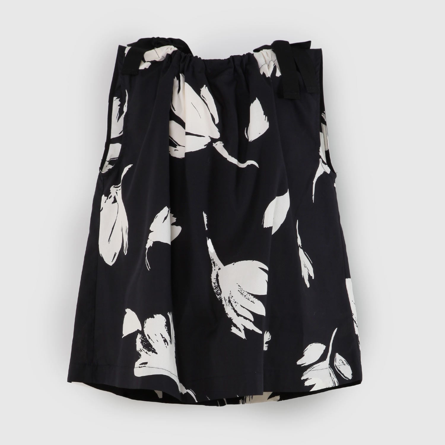 t-shirt smanicata nera fiori beige ragazza - annameglio.com abbigliamento moda