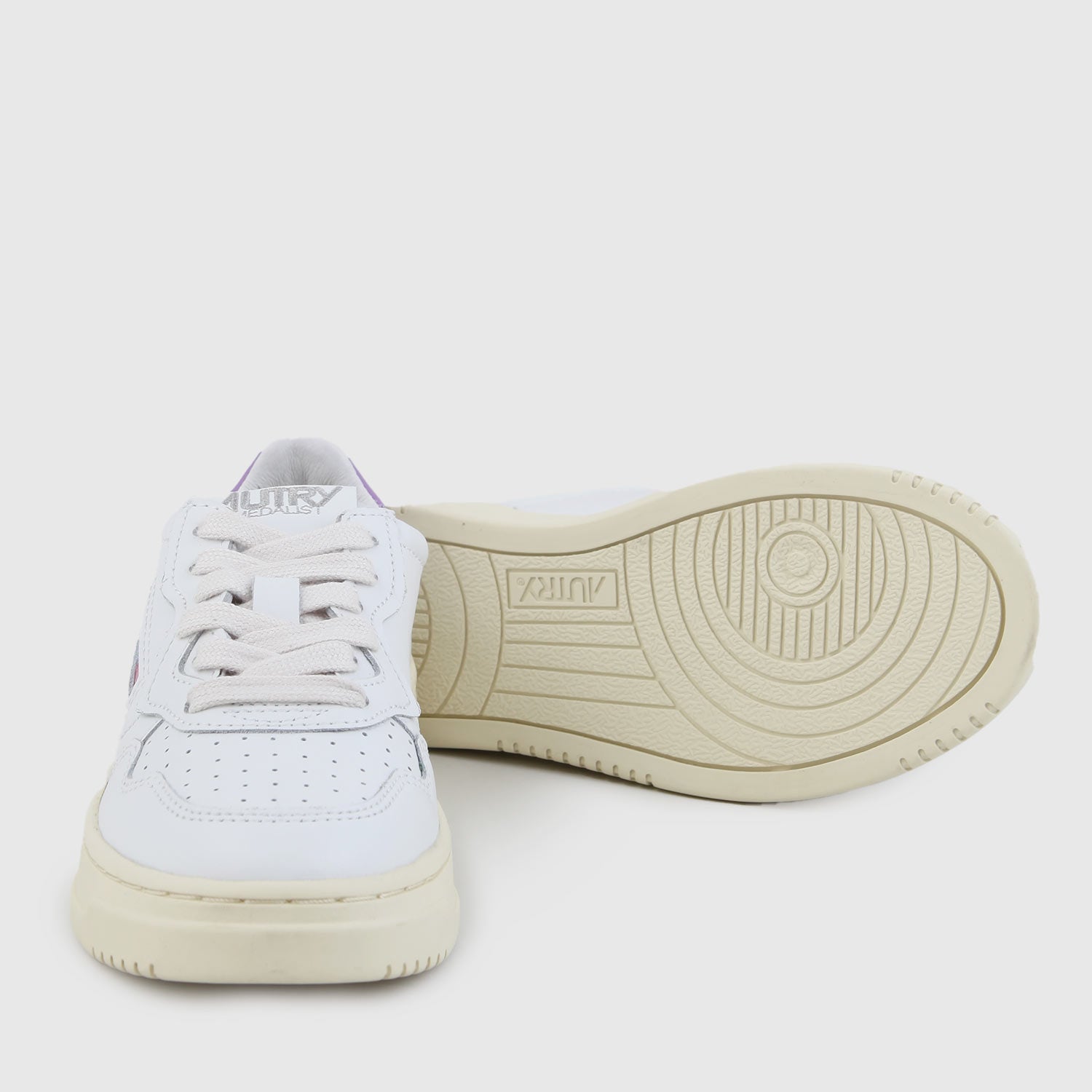 sneaker bianca e glicine - annameglio.com abbigliamento moda