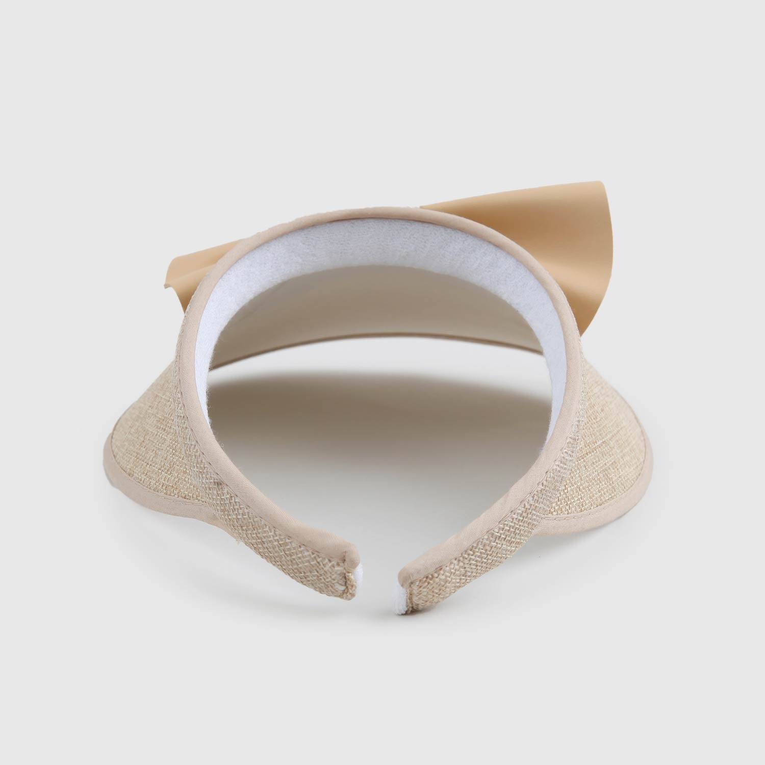 Visiera crema con fiocco in ecopelle - annameglio.com abbigliamento moda