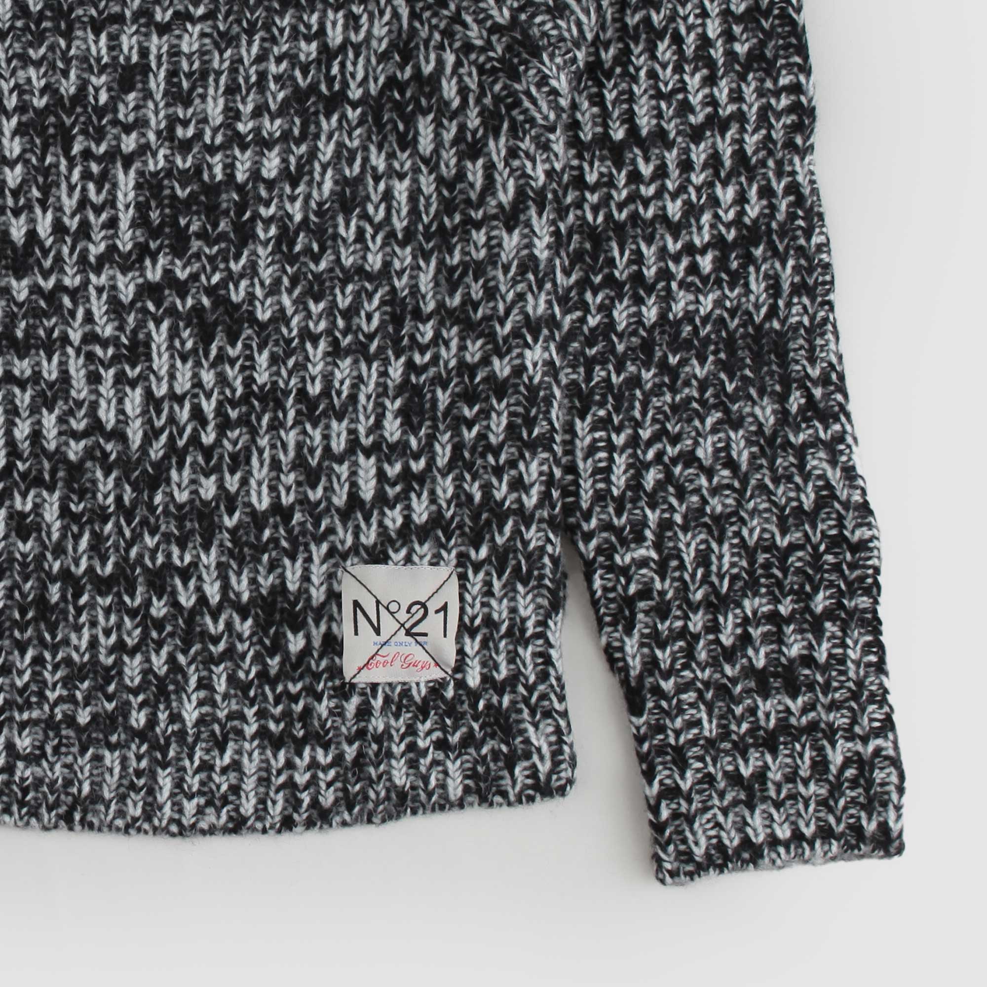 Maglione Bianco e Nero a Coste N° 21 - annameglio.com abbigliamento moda