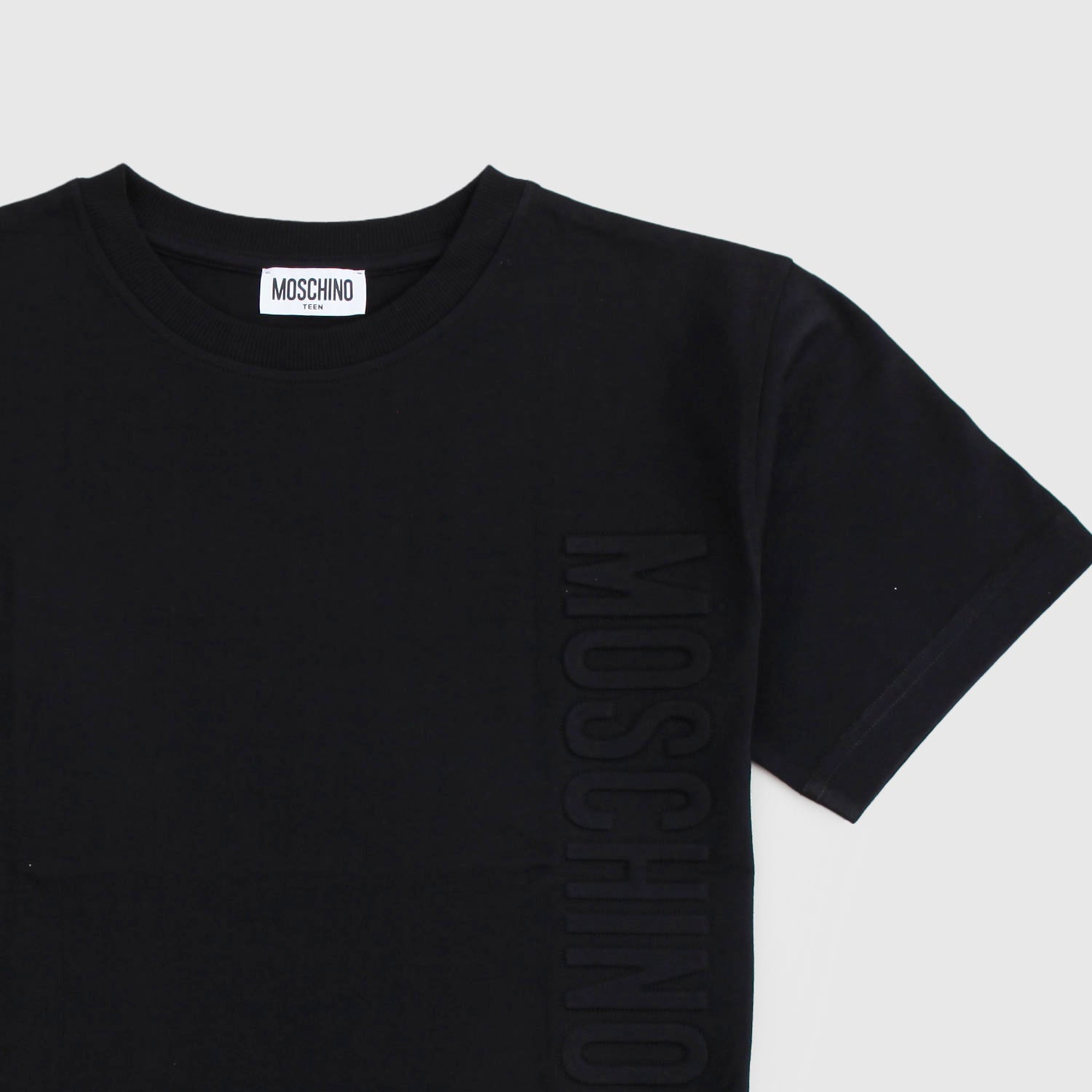 T-shirt nera con logo in rilievo - annameglio.com abbigliamento moda