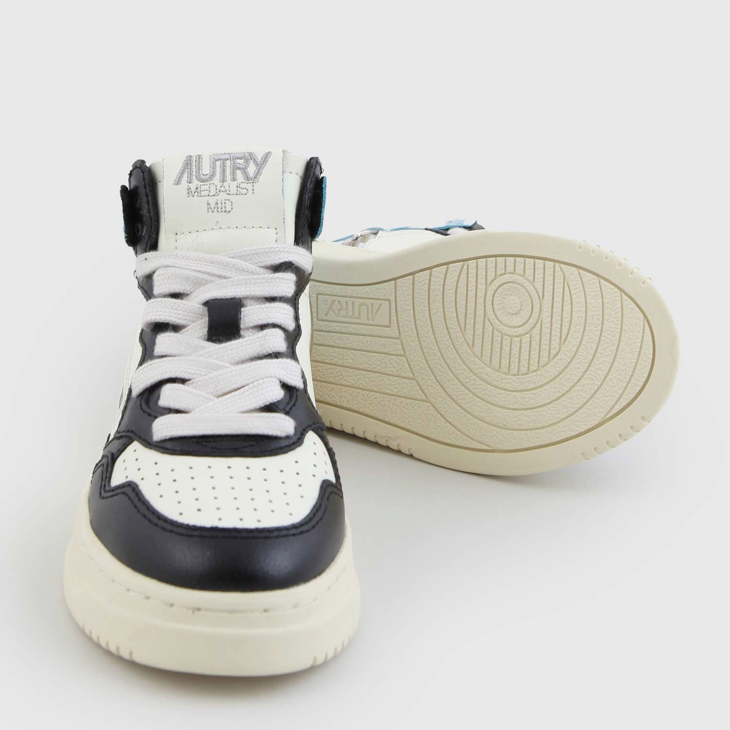 Sneakers Medalist mid pelle bianca, nera e blu - annameglio.com abbigliamento moda