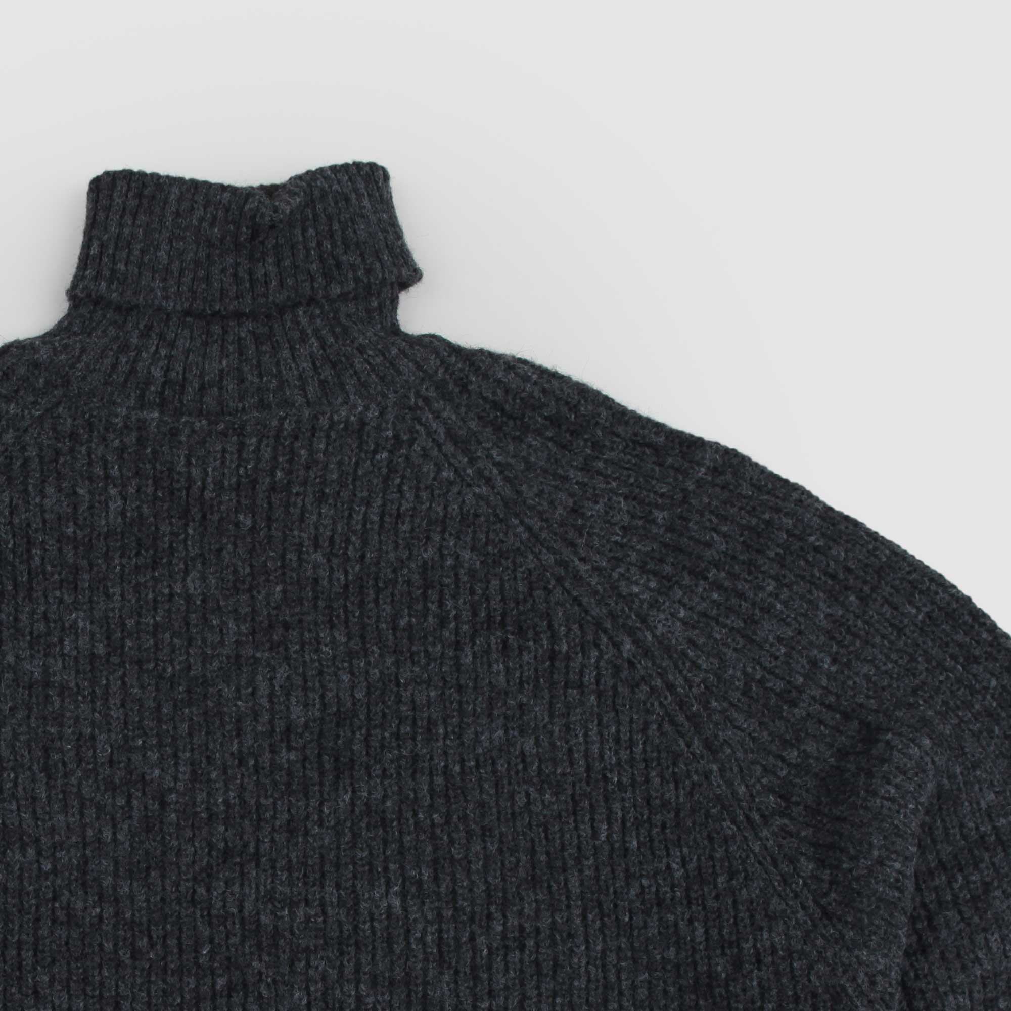 Maglione cropped dolcevita grigio antracite - annameglio.com abbigliamento moda