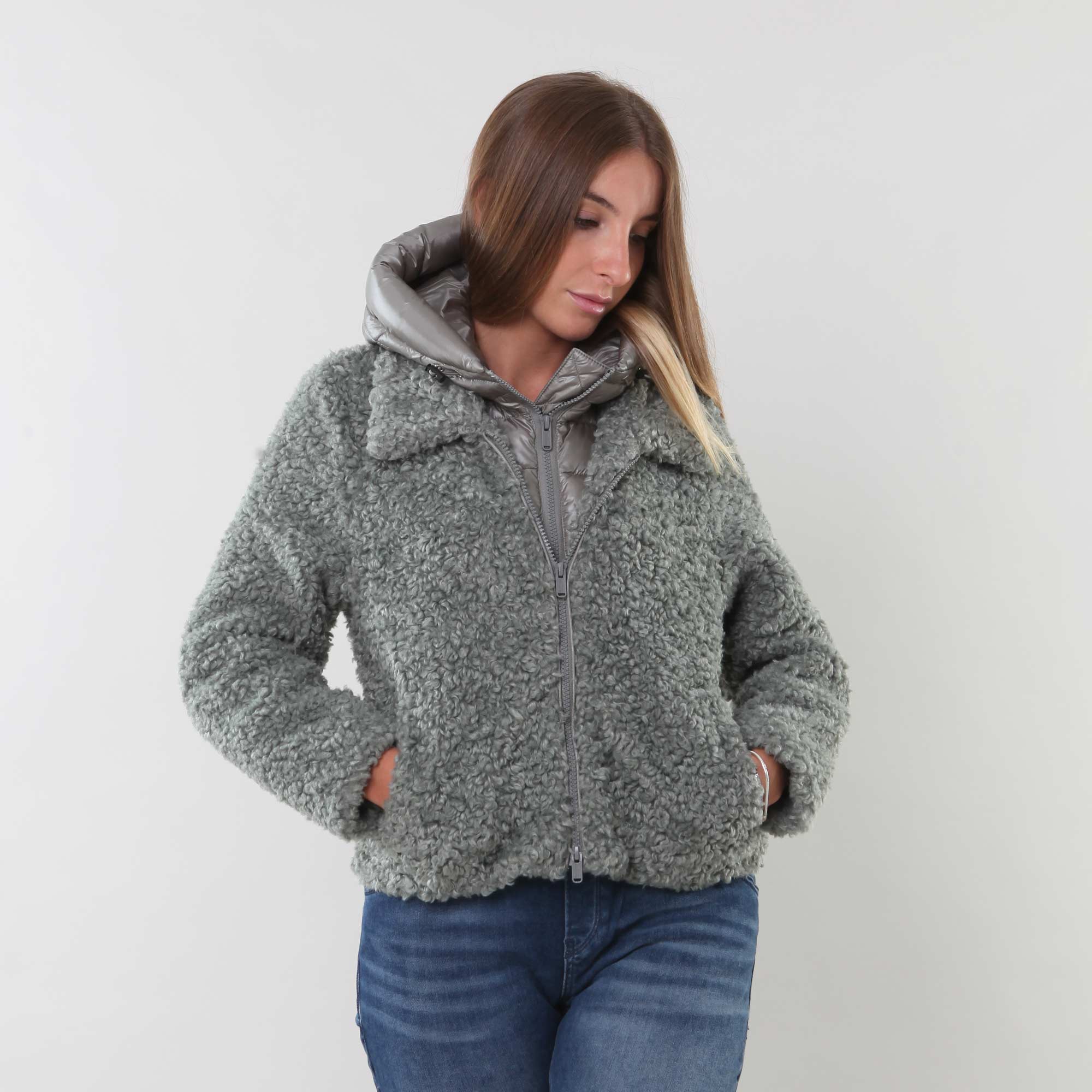 Cappotto corto in sherpa fleece verde lithium - annameglio.com abbigliamento moda