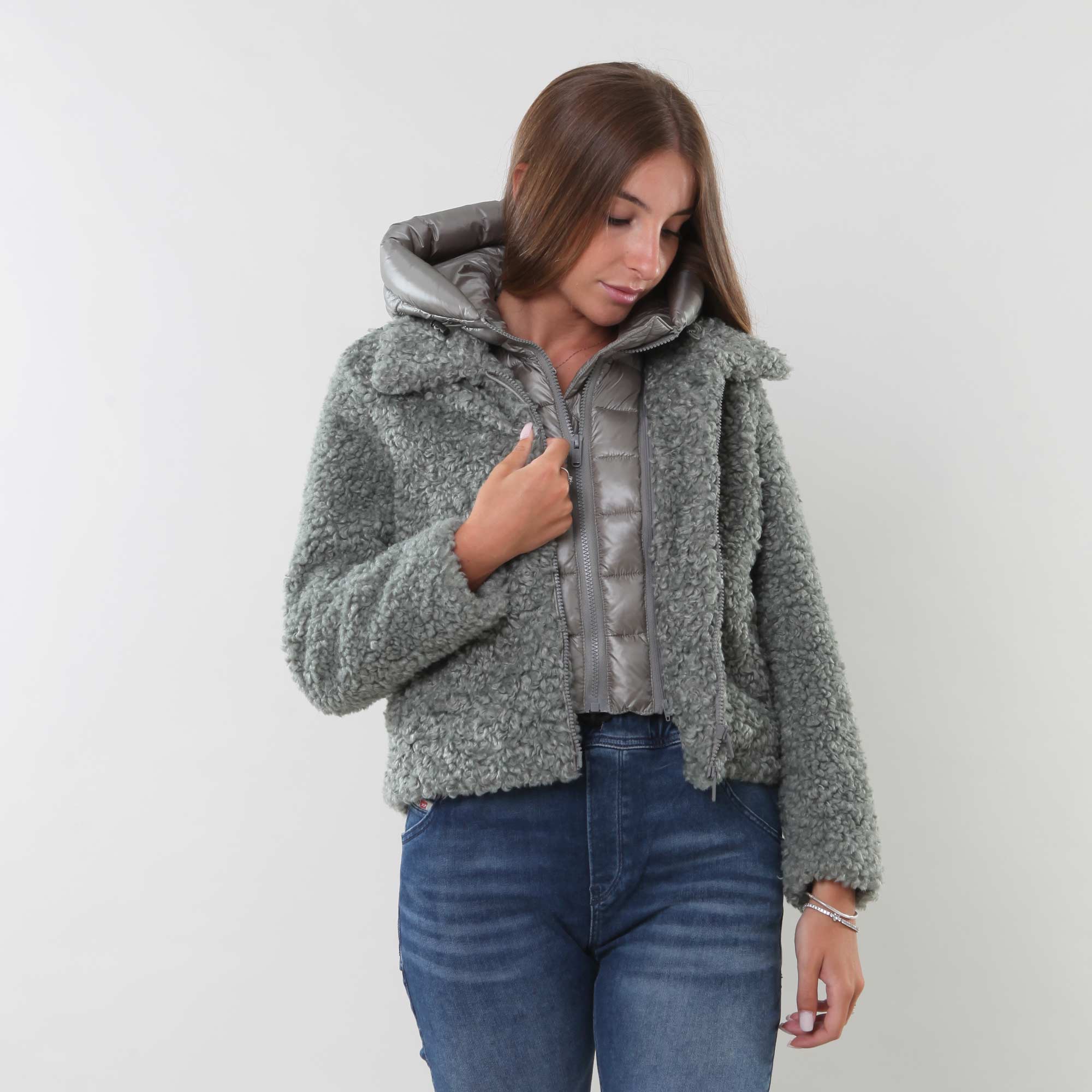 Cappotto corto in sherpa fleece verde lithium - annameglio.com abbigliamento moda