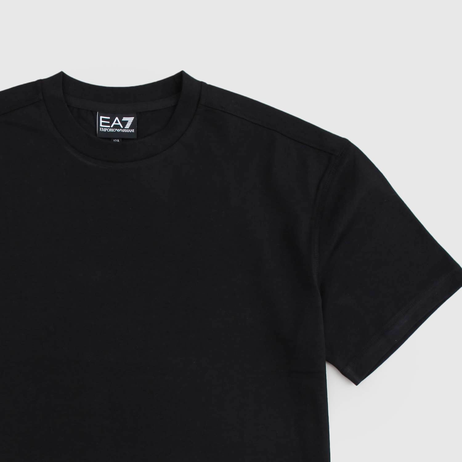 T-shirt nera con logo color oro - annameglio.com abbigliamento moda