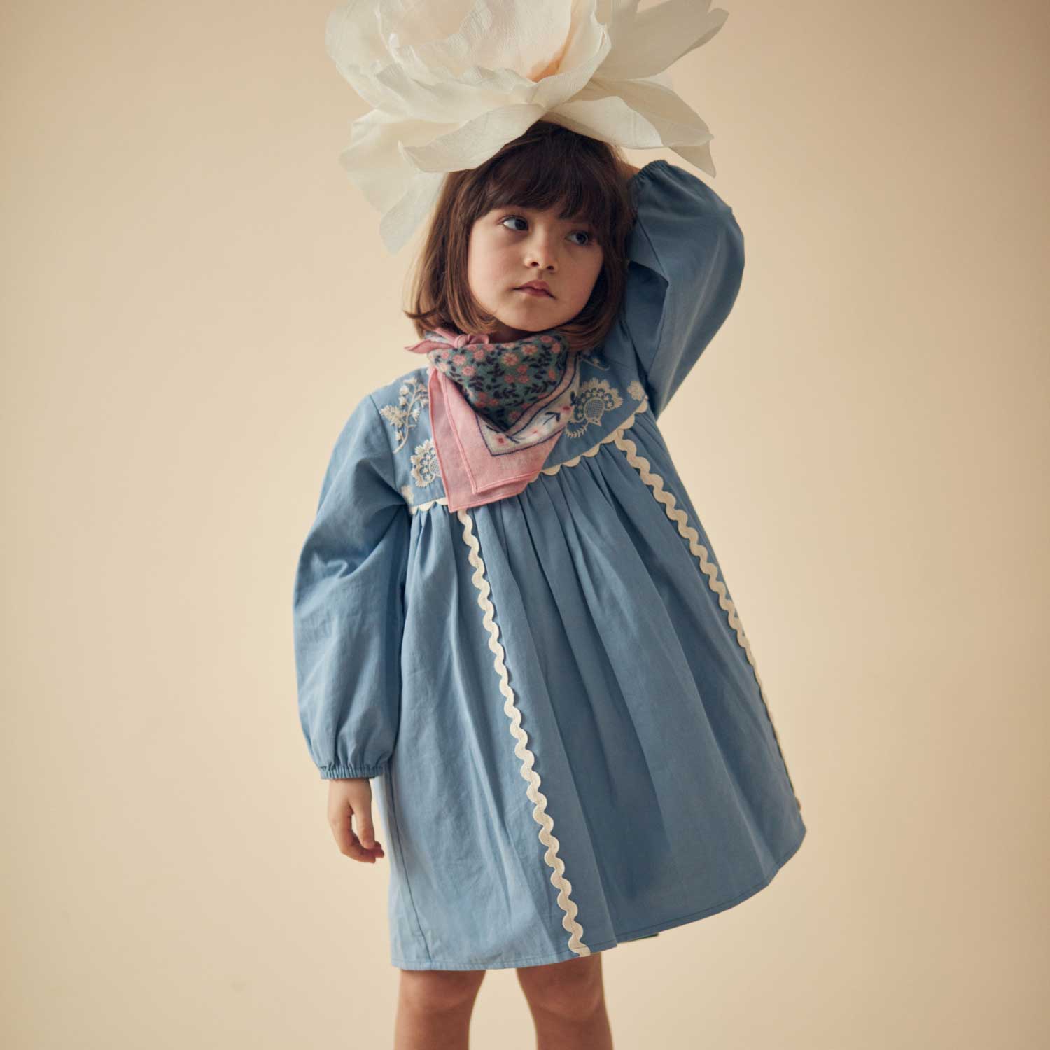 Abito blu con ricami sul petto - annameglio.com abbigliamento moda