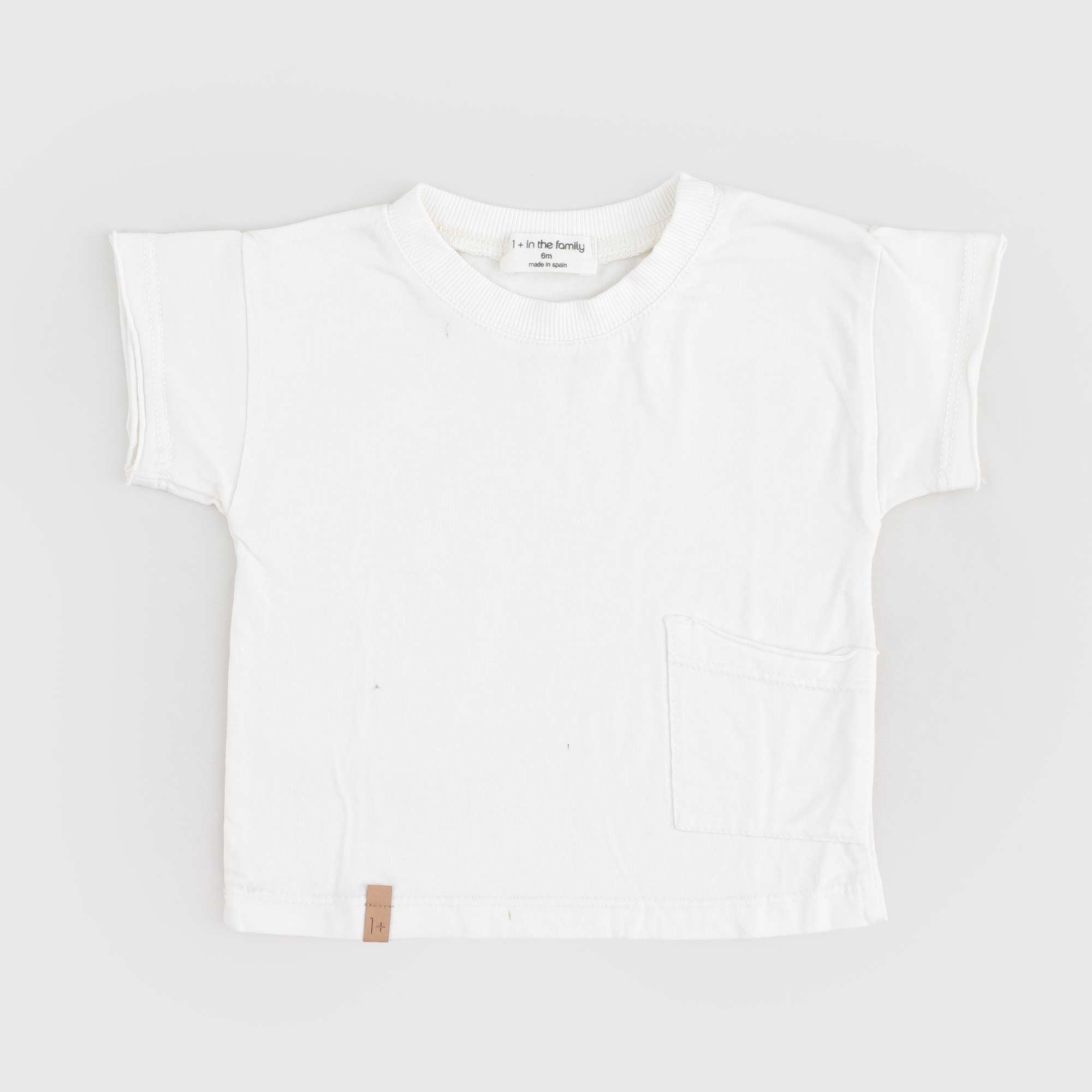 T-shirt Latte Firmata ONE MORE IN THE FAMILY - annameglio.com abbigliamento moda