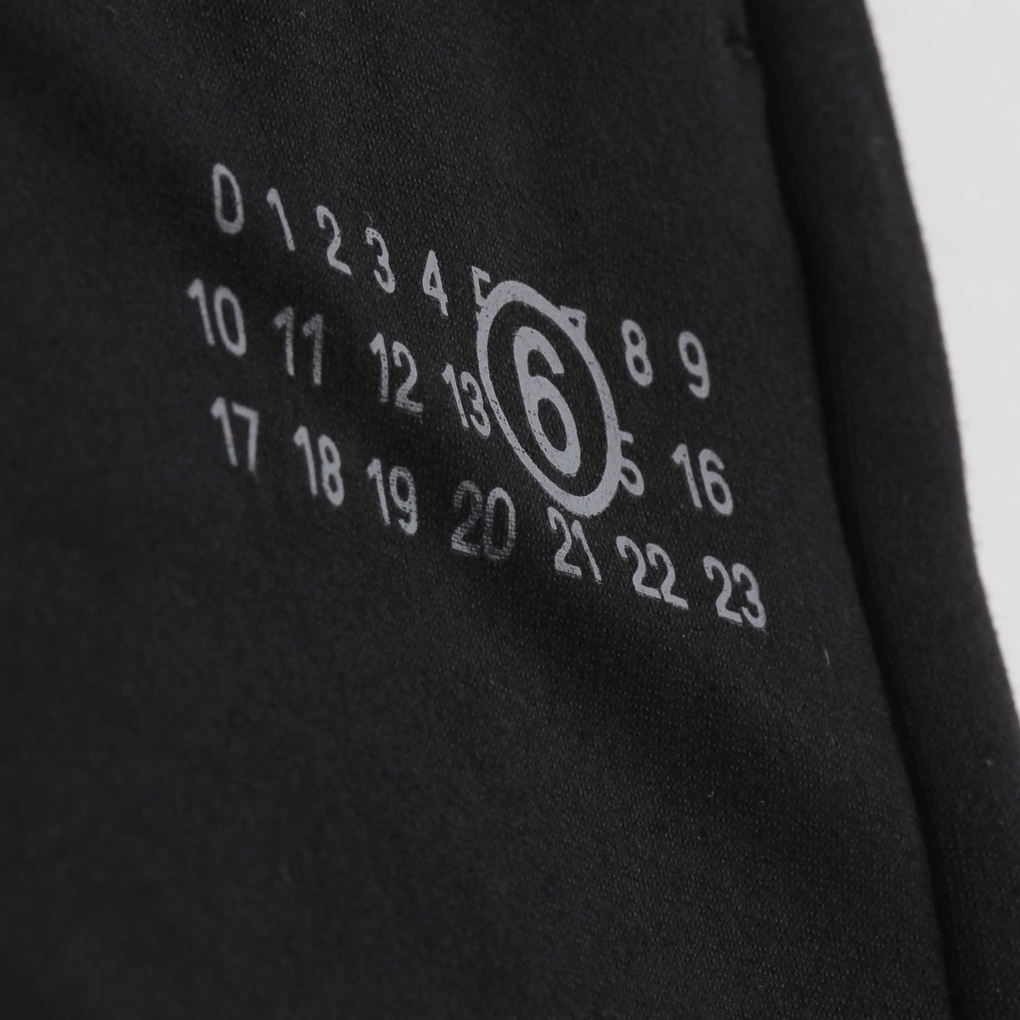 Pantalone Nero Con Logo Numeric Firmato MM6 - annameglio.com abbigliamento moda