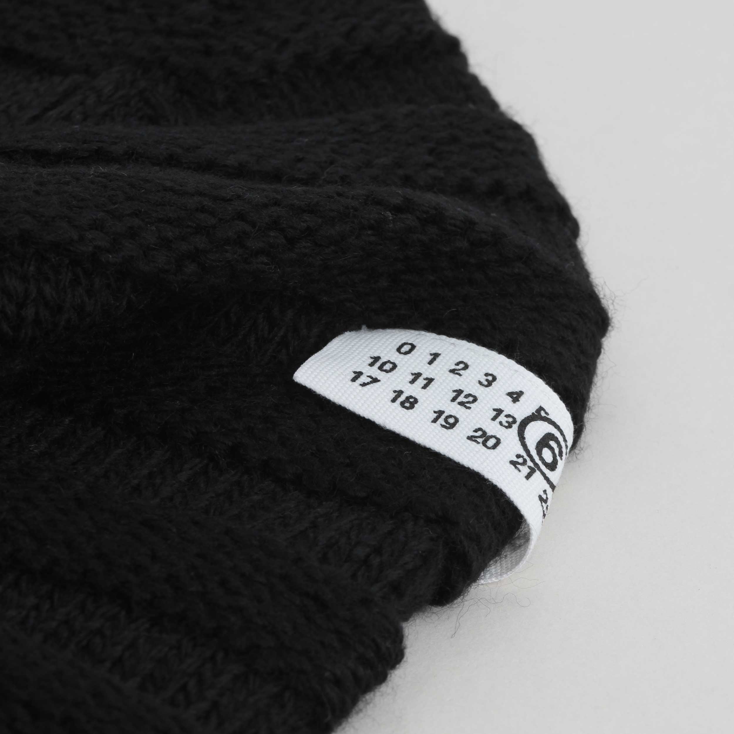 Maglioncino Nero Con Targhetta Firmato MM6 - annameglio.com abbigliamento moda