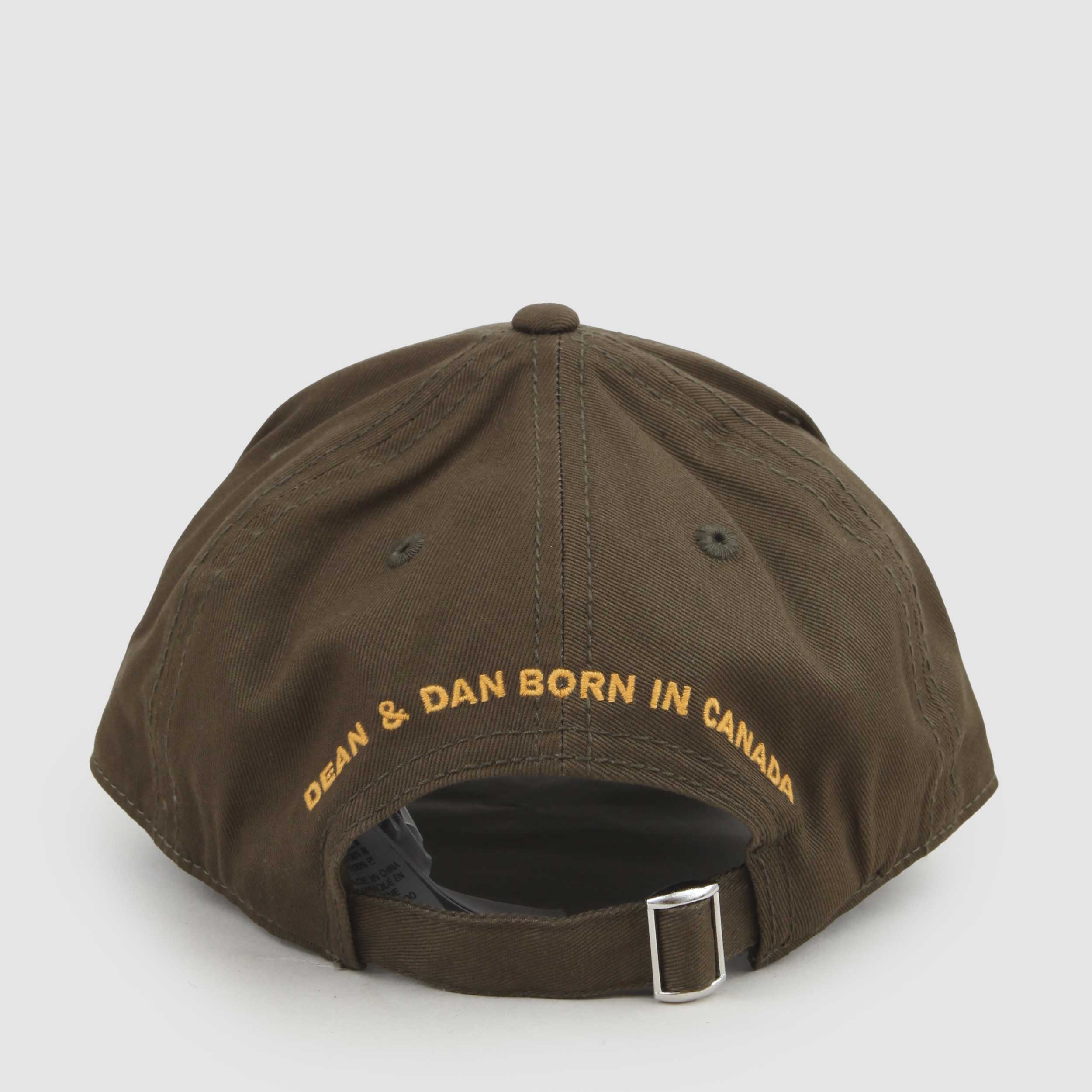 Cappello Con Bandiera Canadese Firmato DSQUARED2 - annameglio.com abbigliamento moda