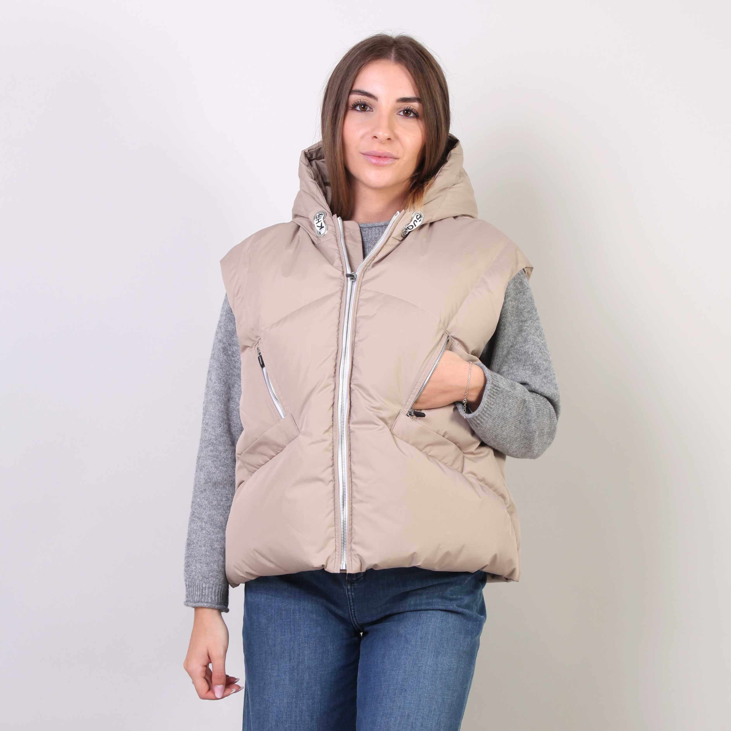 Gilet Di Piumino Beige Firmato KHRISJOY - annameglio.com abbigliamento moda