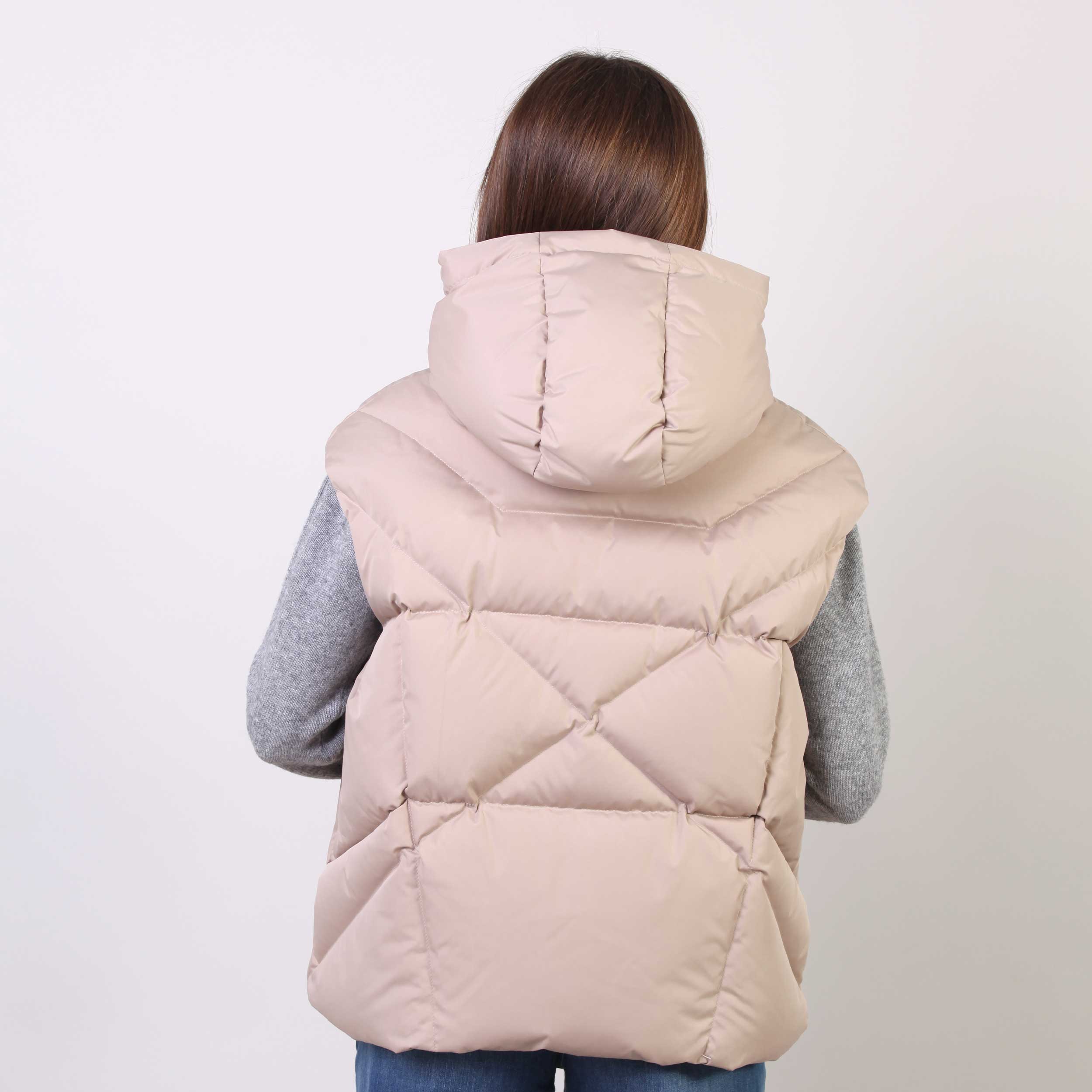 Gilet Di Piumino Beige Firmato KHRISJOY - annameglio.com abbigliamento moda