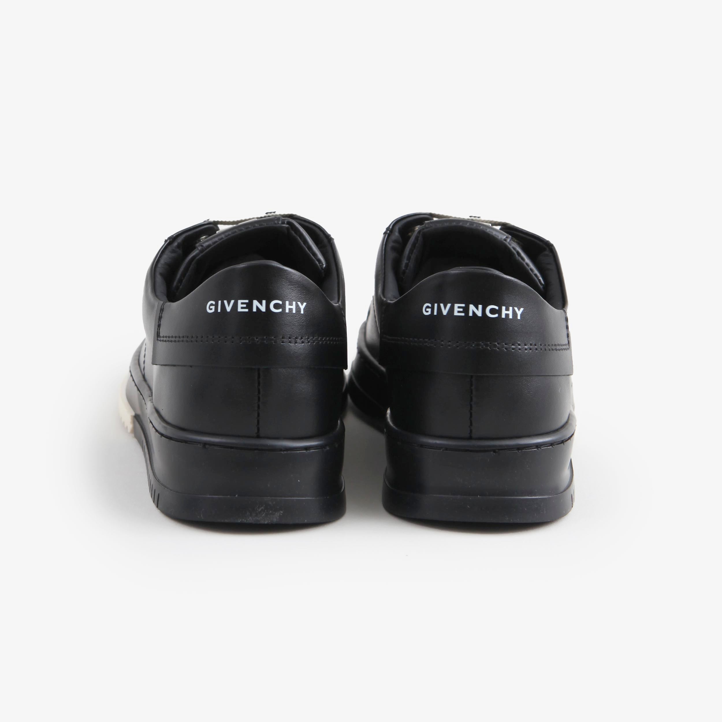 Sneakers In Pelle Nero Firmate GIVENCHY - annameglio.com abbigliamento moda