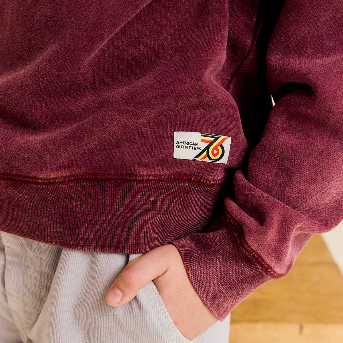 Felpa Bordeaux con Targhetta per Ragazzi by AMERICAN OUTFITTERS