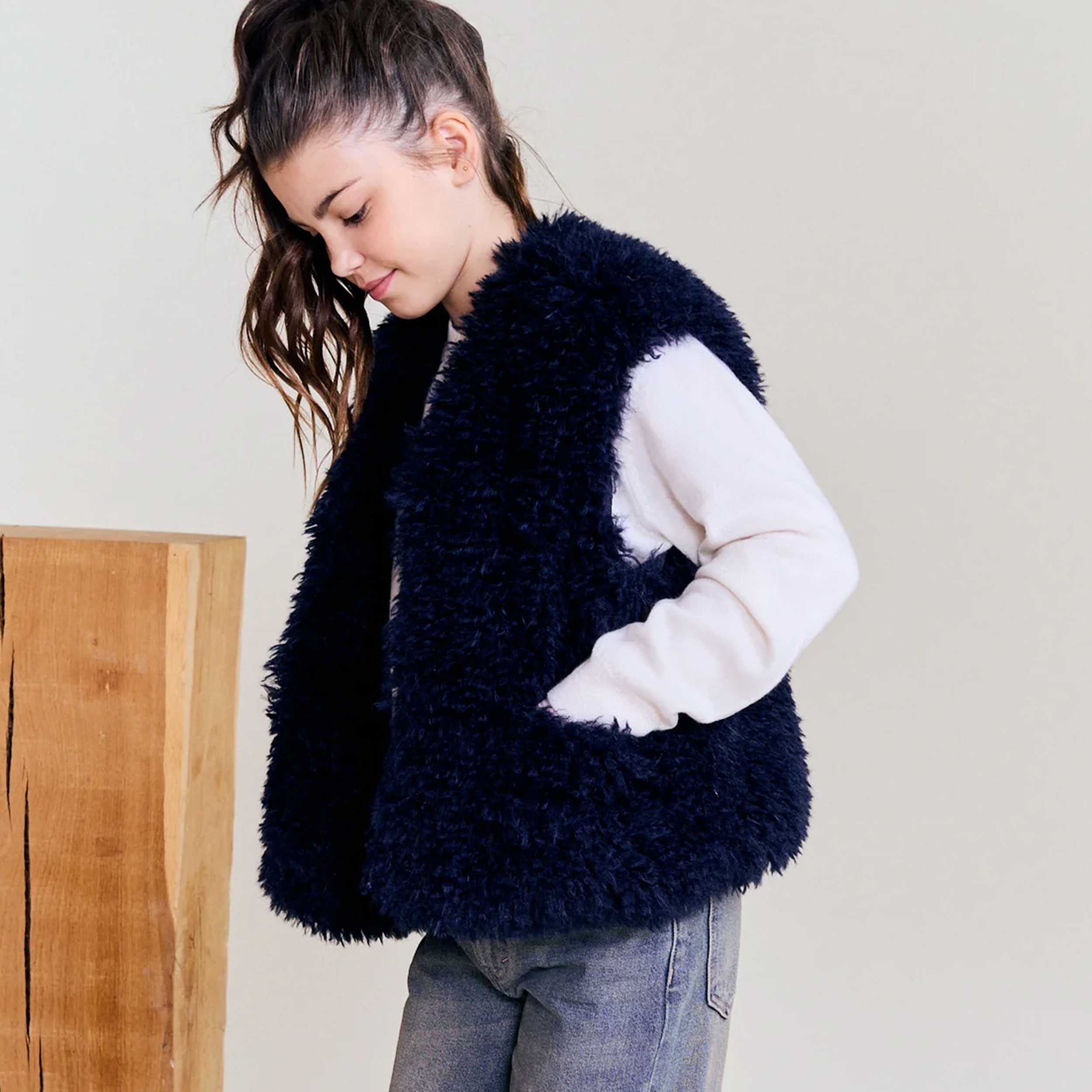 Gilet Blu in Finta Pelliccia per Ragazza by AMERICAN OUTFITTERS