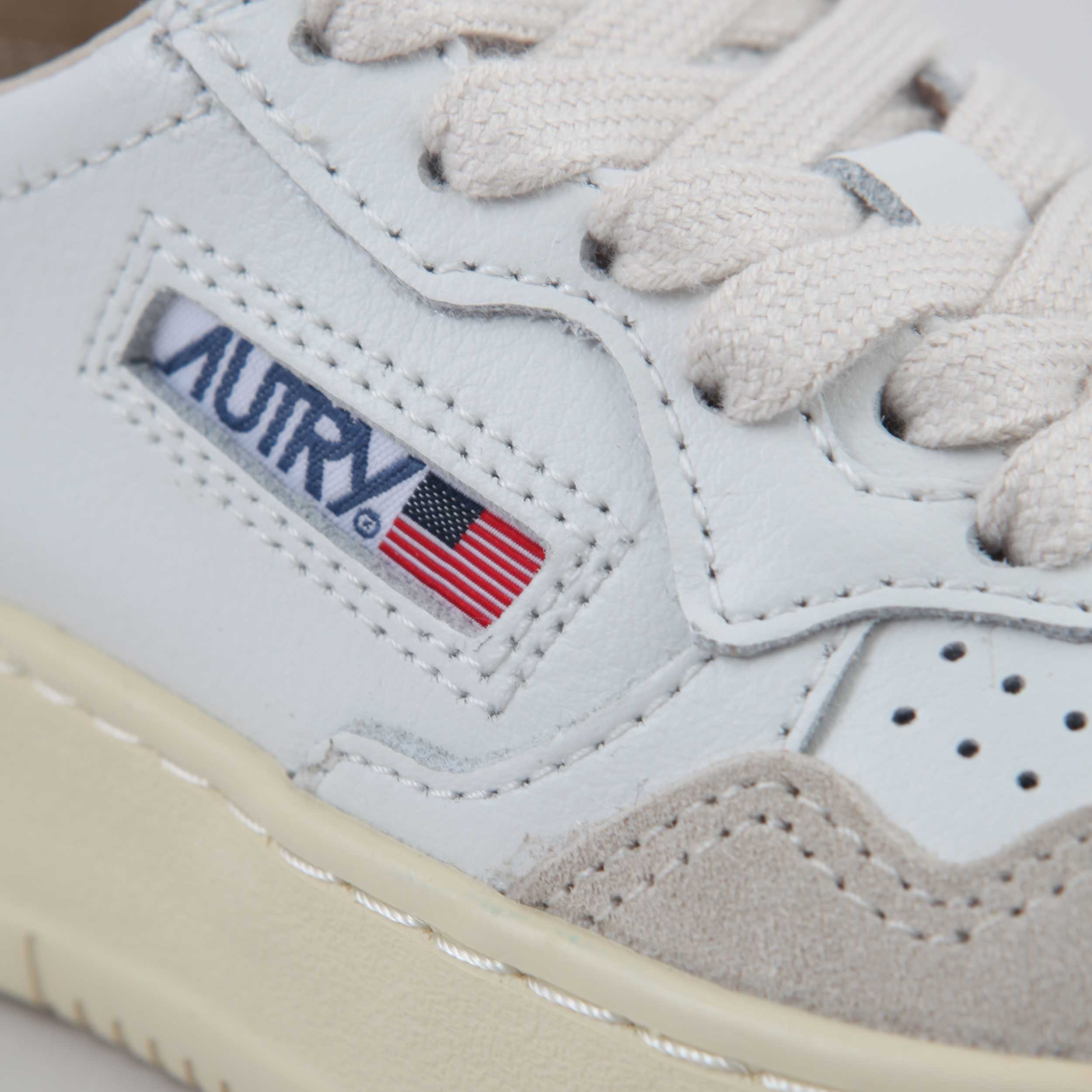 Sneakers Medalist Low Bianco e Blu Firmata AUTRY
