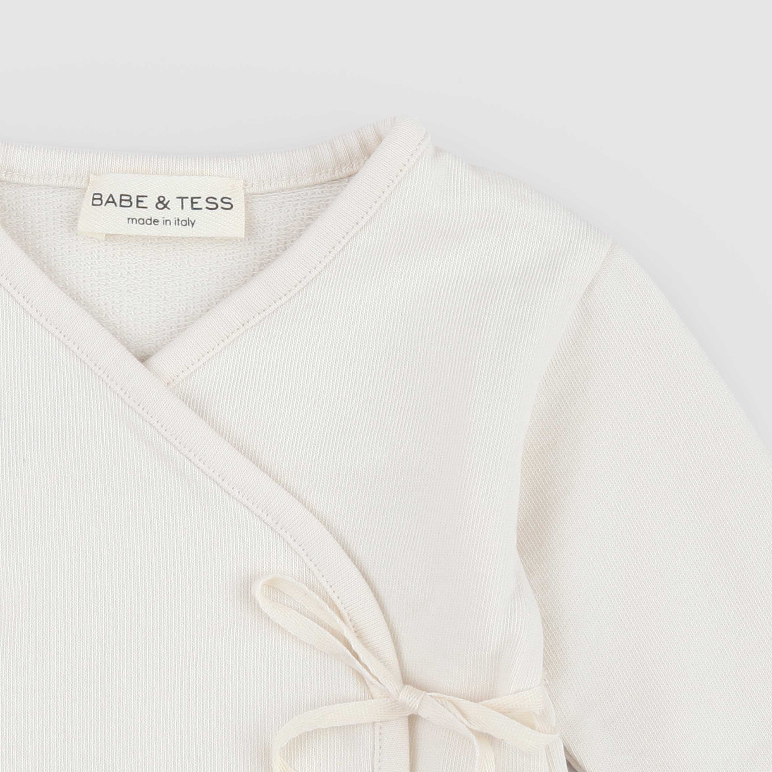 Giacchino Color Latte con Scollo a V Firmato BABE AND TESS