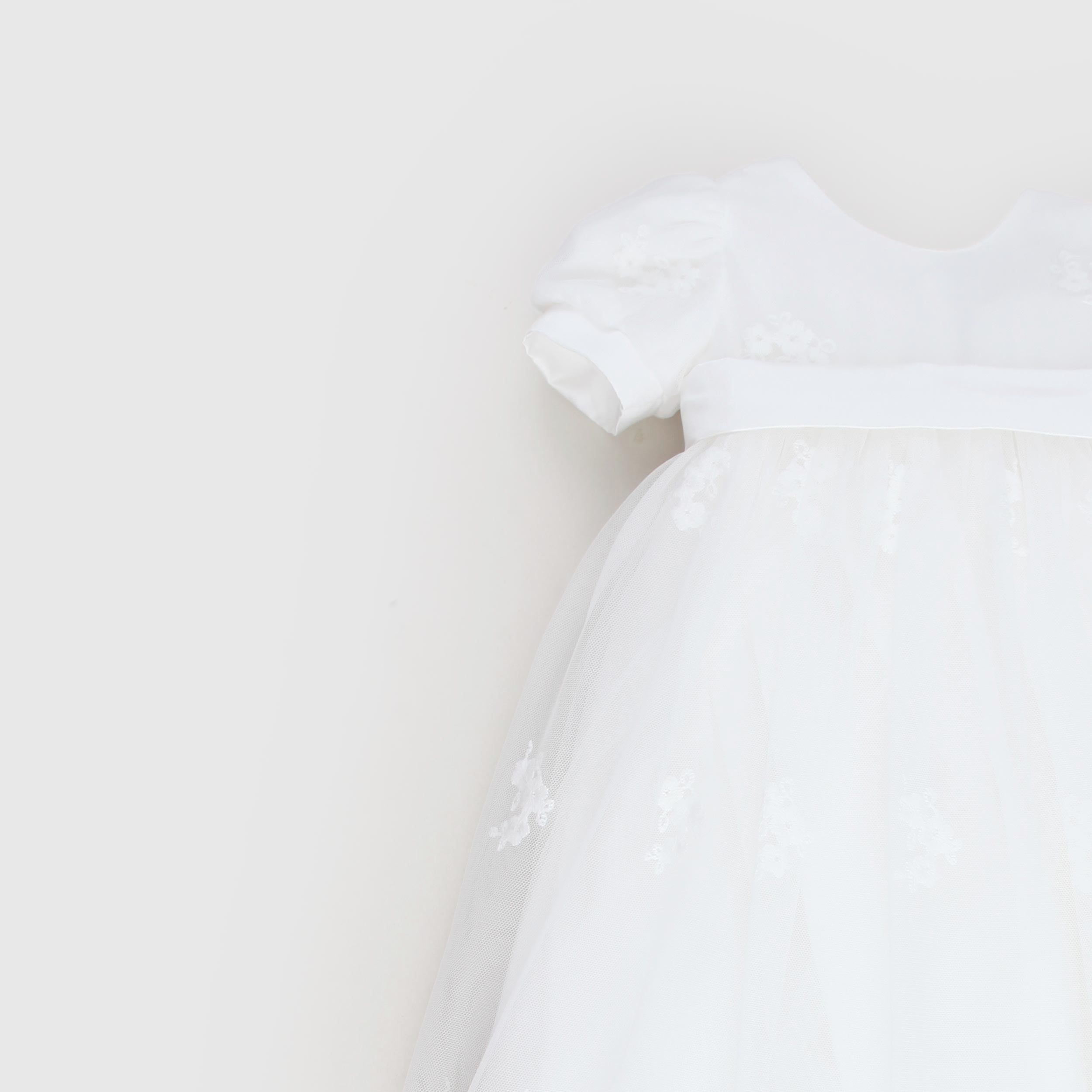 Abito Bianco Battesimo Con Tessuto In Velo Firmato BARONI