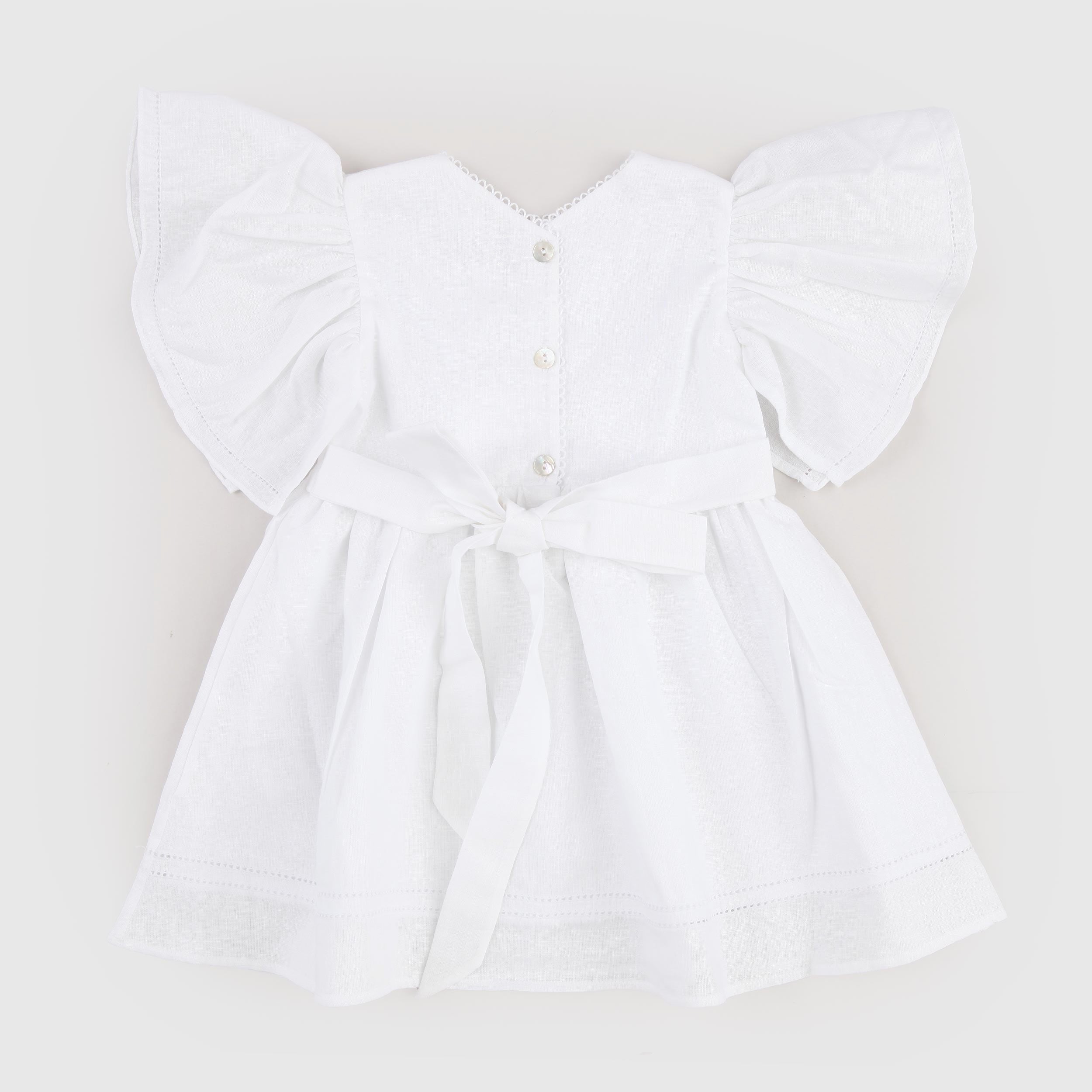 Abito Bianco Rifinito con Ricamo Firmato COCCODE