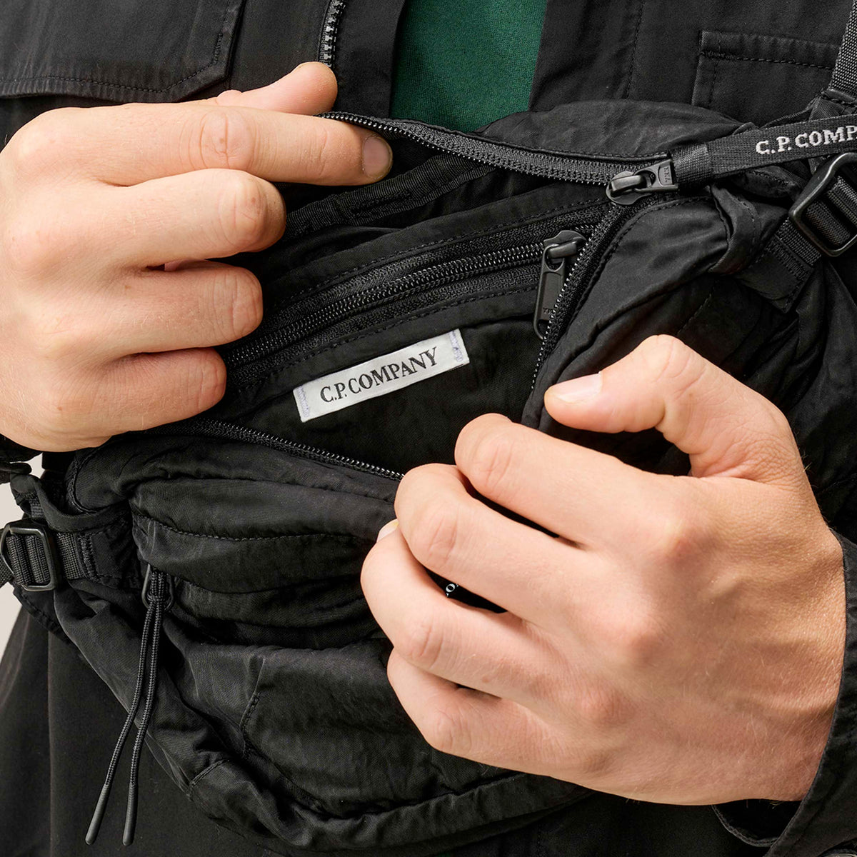 CP COMPANY Black Crossbody Carrier with Lens for Boys
