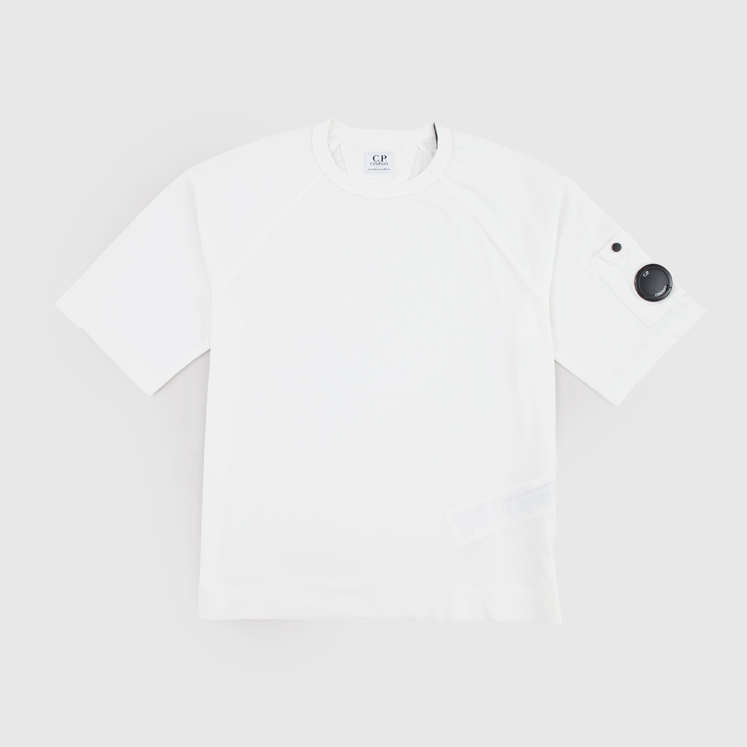CP COMPANY T-shirt with lens applied on the sleeve