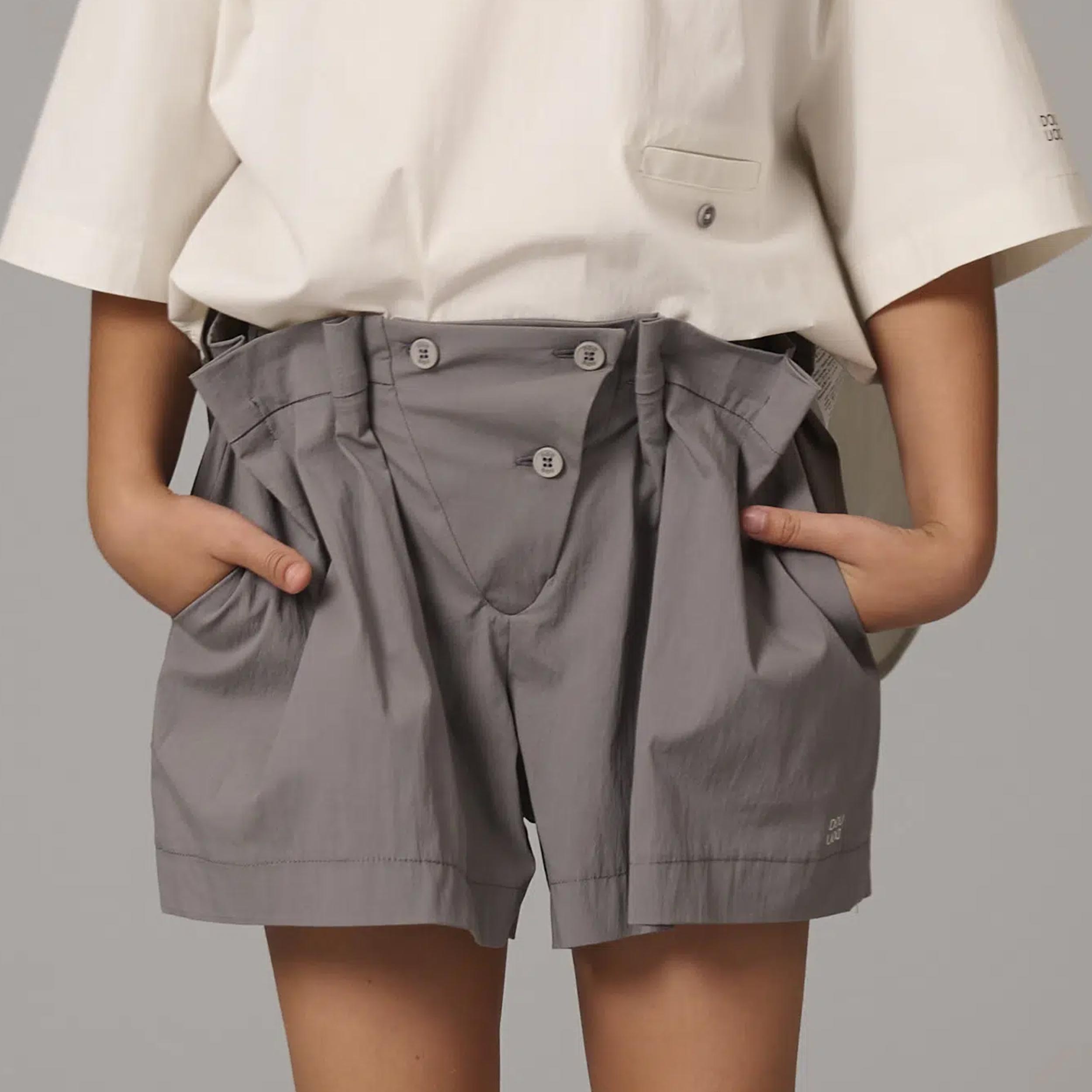DOUUOD Grey Bermuda Shorts with Slanted Pockets
