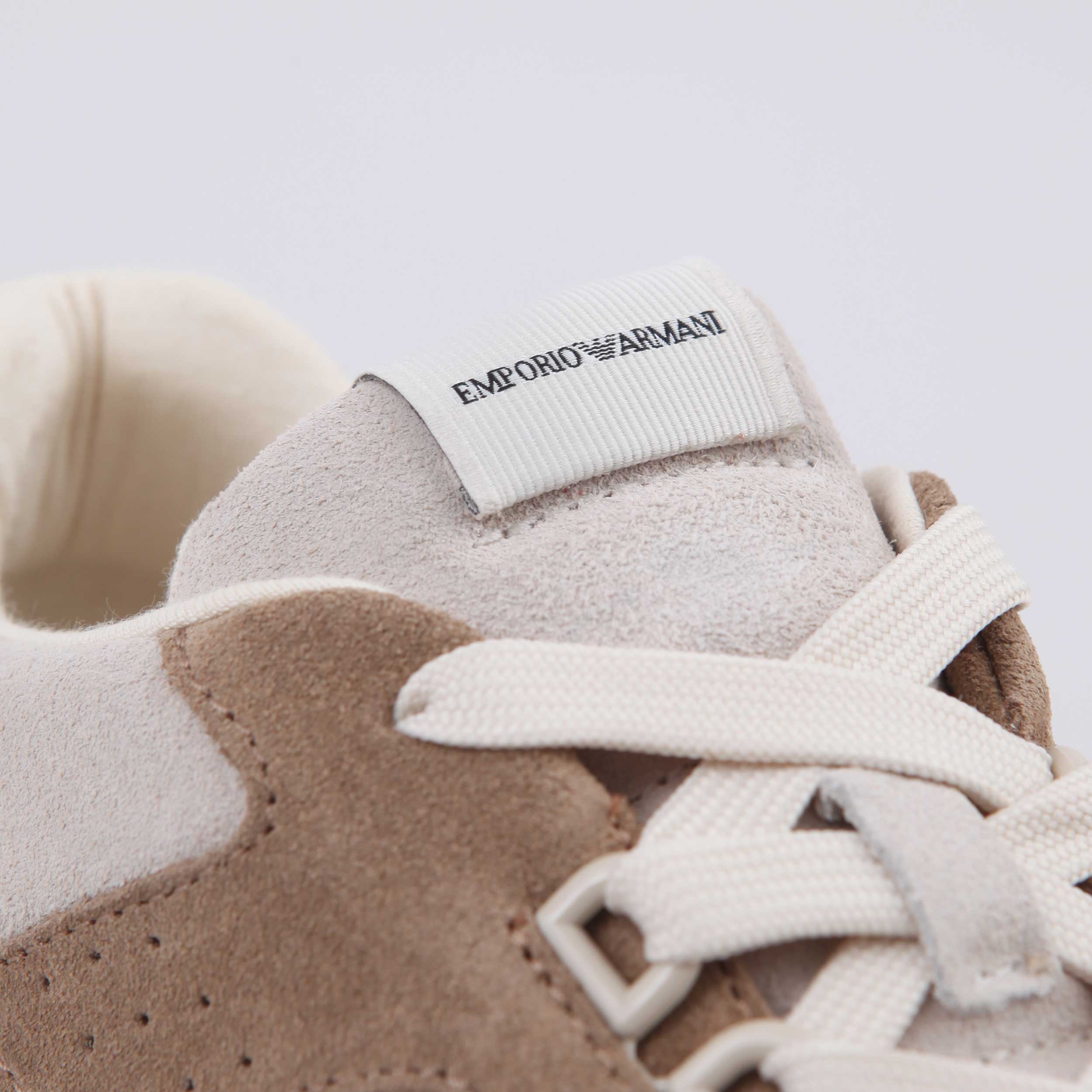 Sneaker in Pelle Scamosciata Marrone Firmata ARMANI JUNIOR